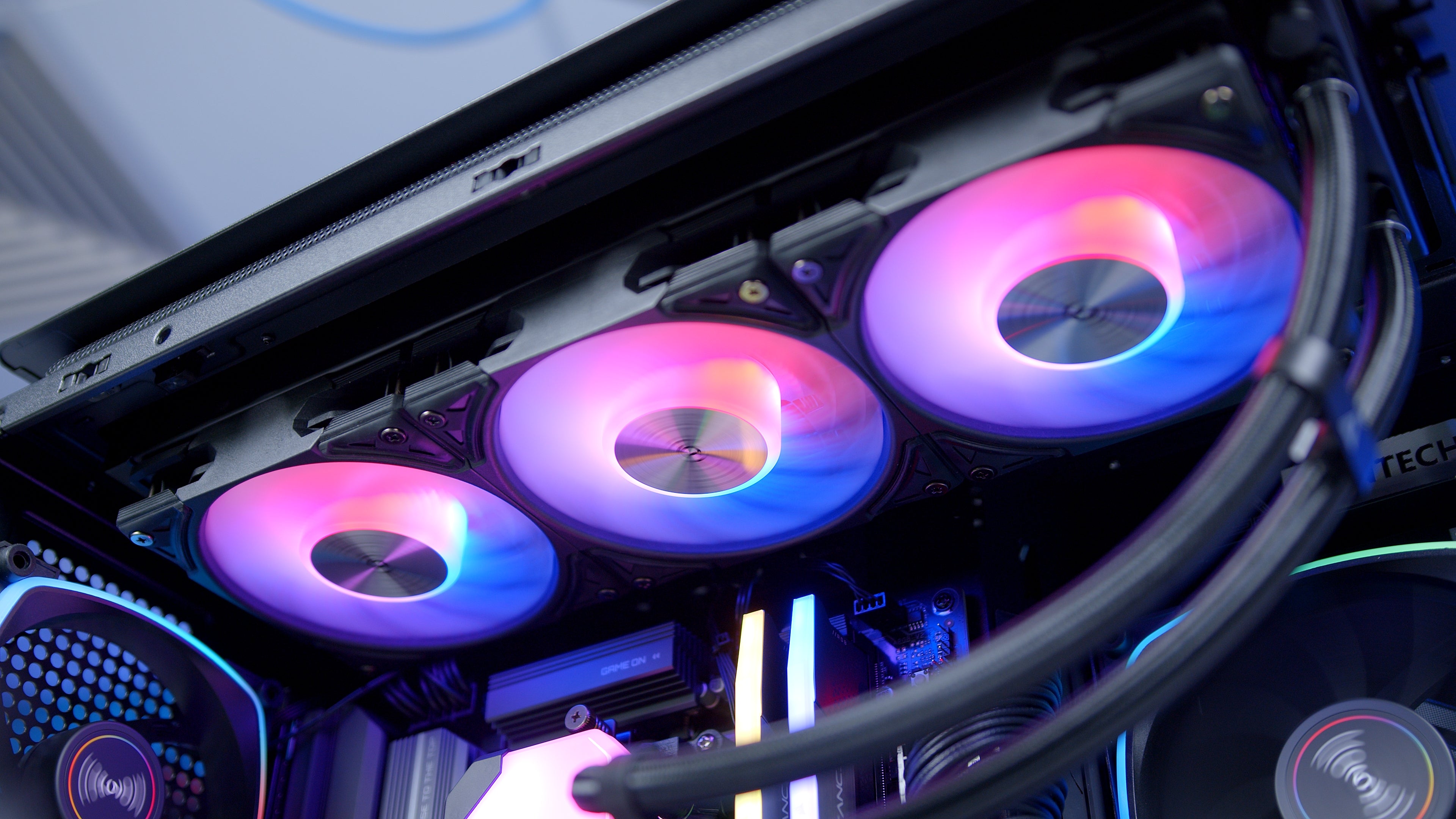 GeekaPC 'Pro' (RX 9070 XT / RTX 5070 Ti / RTX 5080)