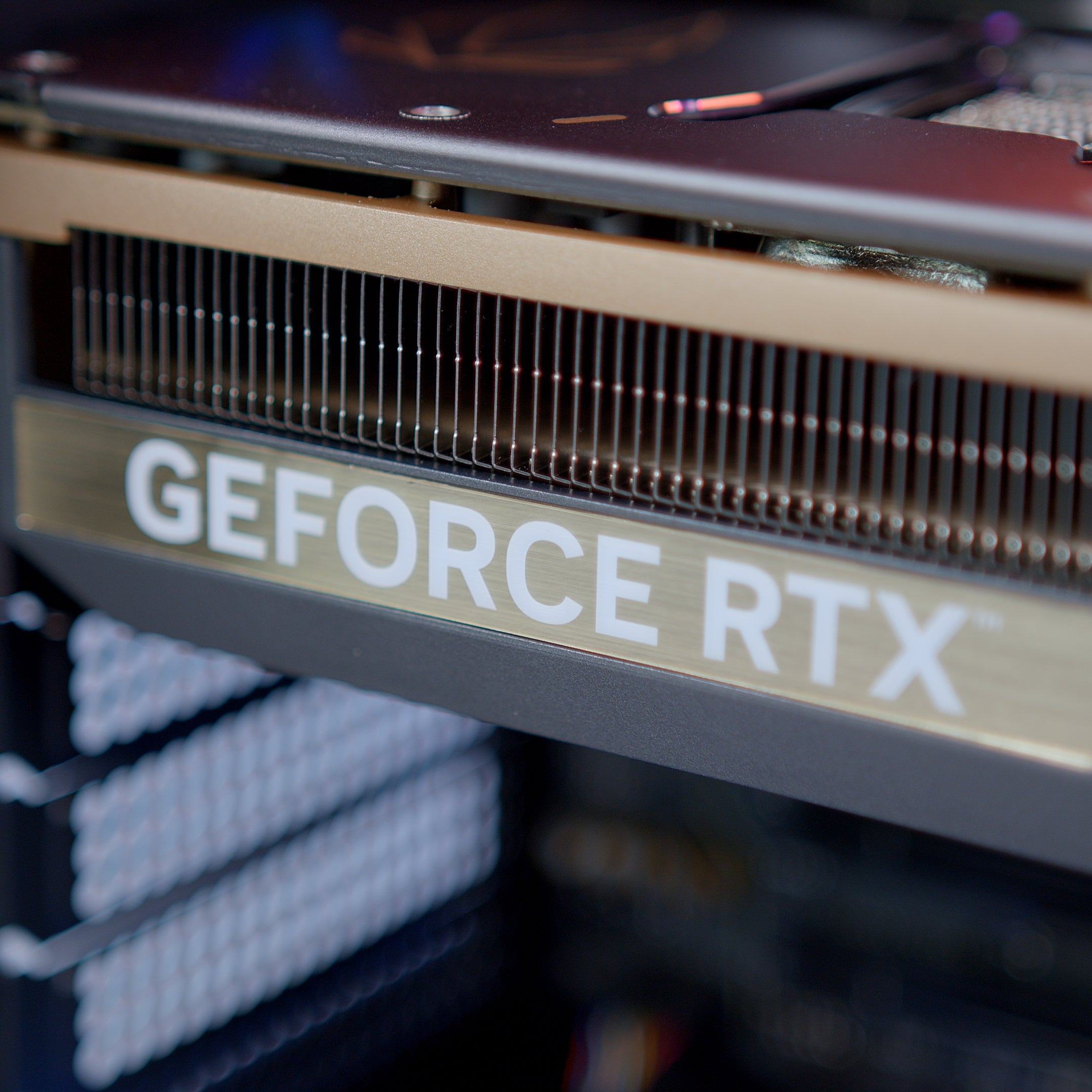 GeekaPC 'Pro' (RX 9070 XT / RTX 5070 Ti / RTX 5080)