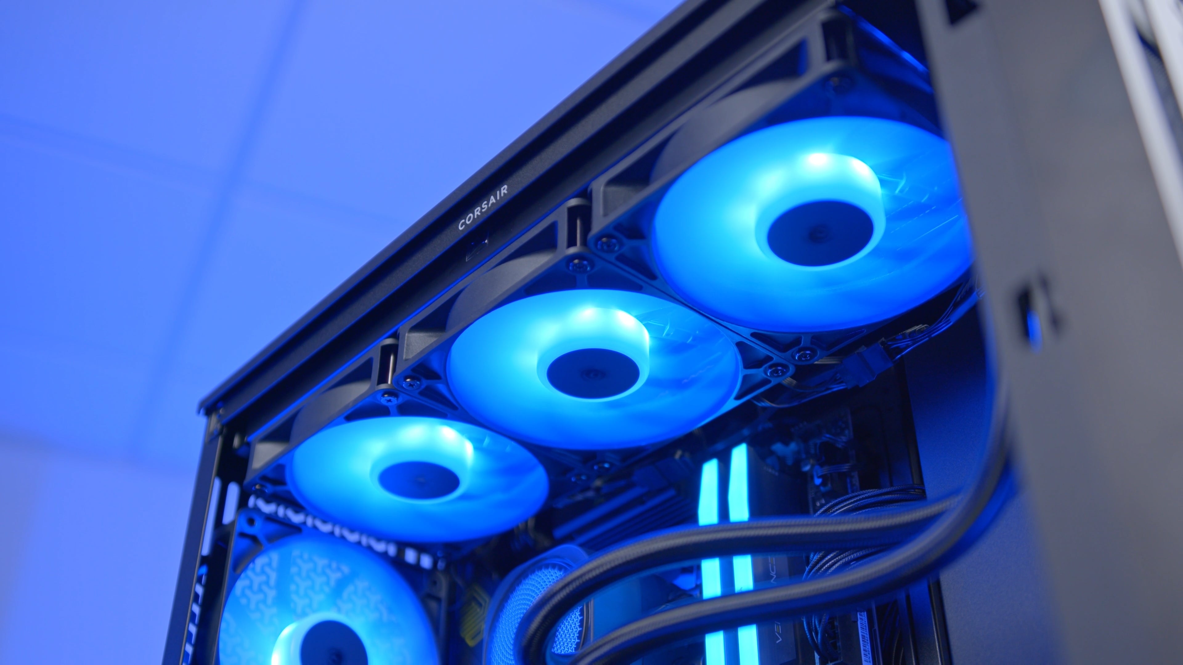 GeekaPC 'Frame' (RTX 5070 Ti / RTX 5080 / RX 9070 XT)