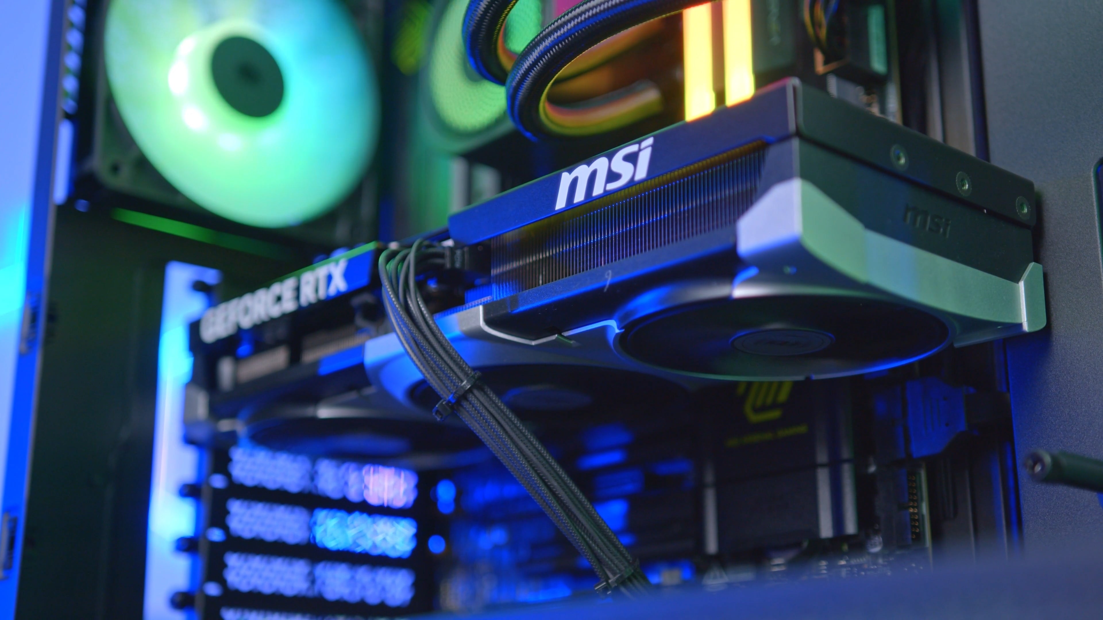 GeekaPC 'Frame' (RTX 5070 Ti / RTX 5080 / RX 9070 XT)