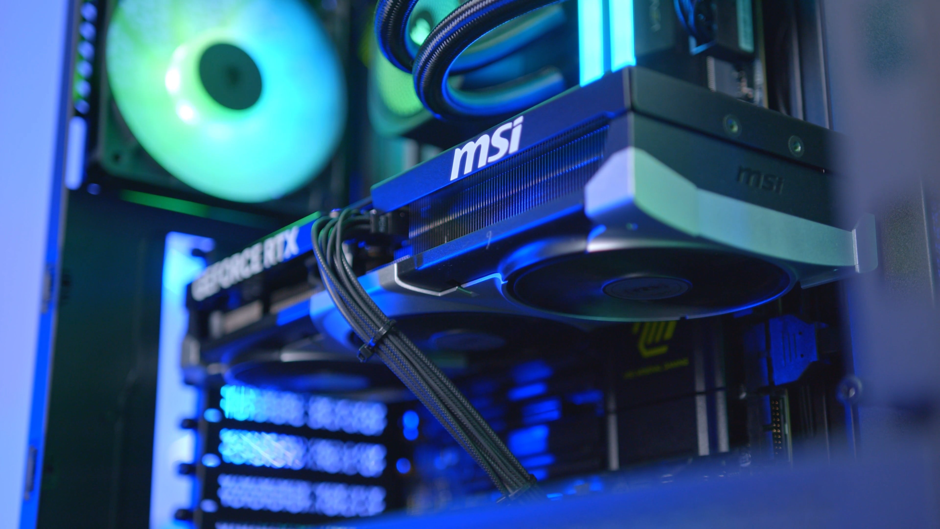 GeekaPC 'Frame' (RTX 5070 Ti / RTX 5080 / RX 9070 XT)