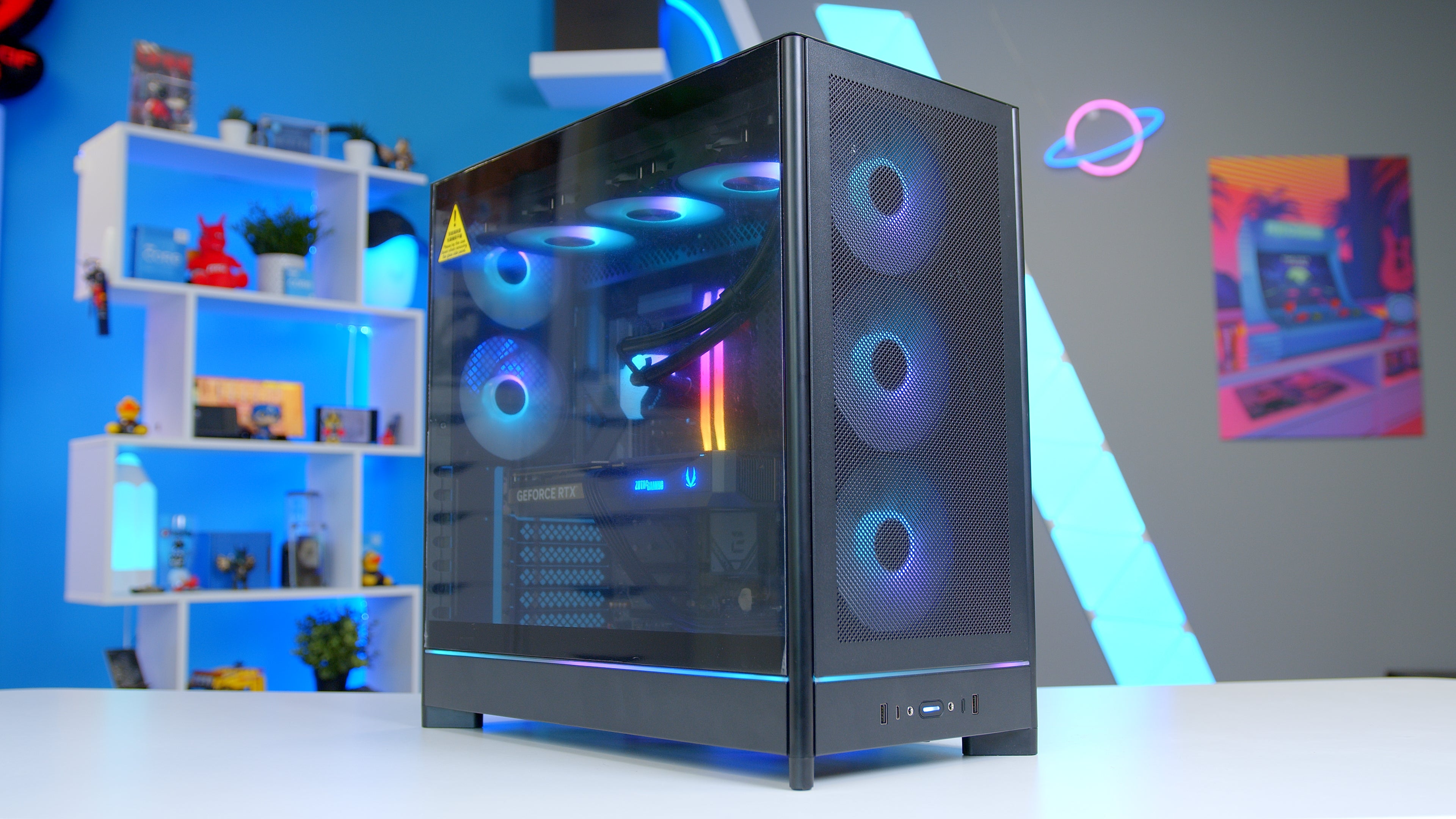 GeekaPC 'Flow' (RX 9060 XT 16GB / RX 9070 / RTX 5070)