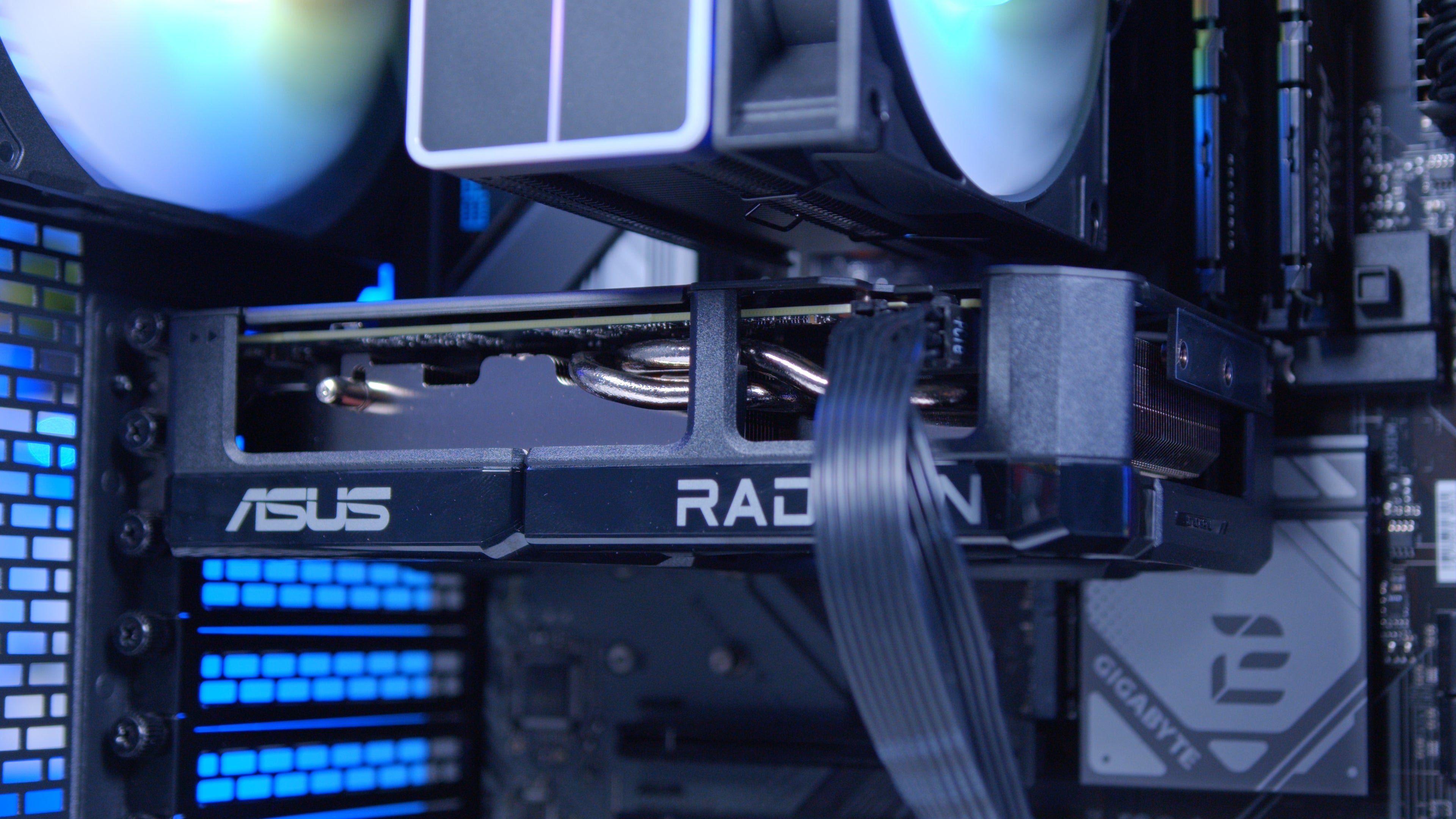 GeekaPC 'Arc' (Arc B580 / RTX 5060 / RX 9060 XT 16GB)