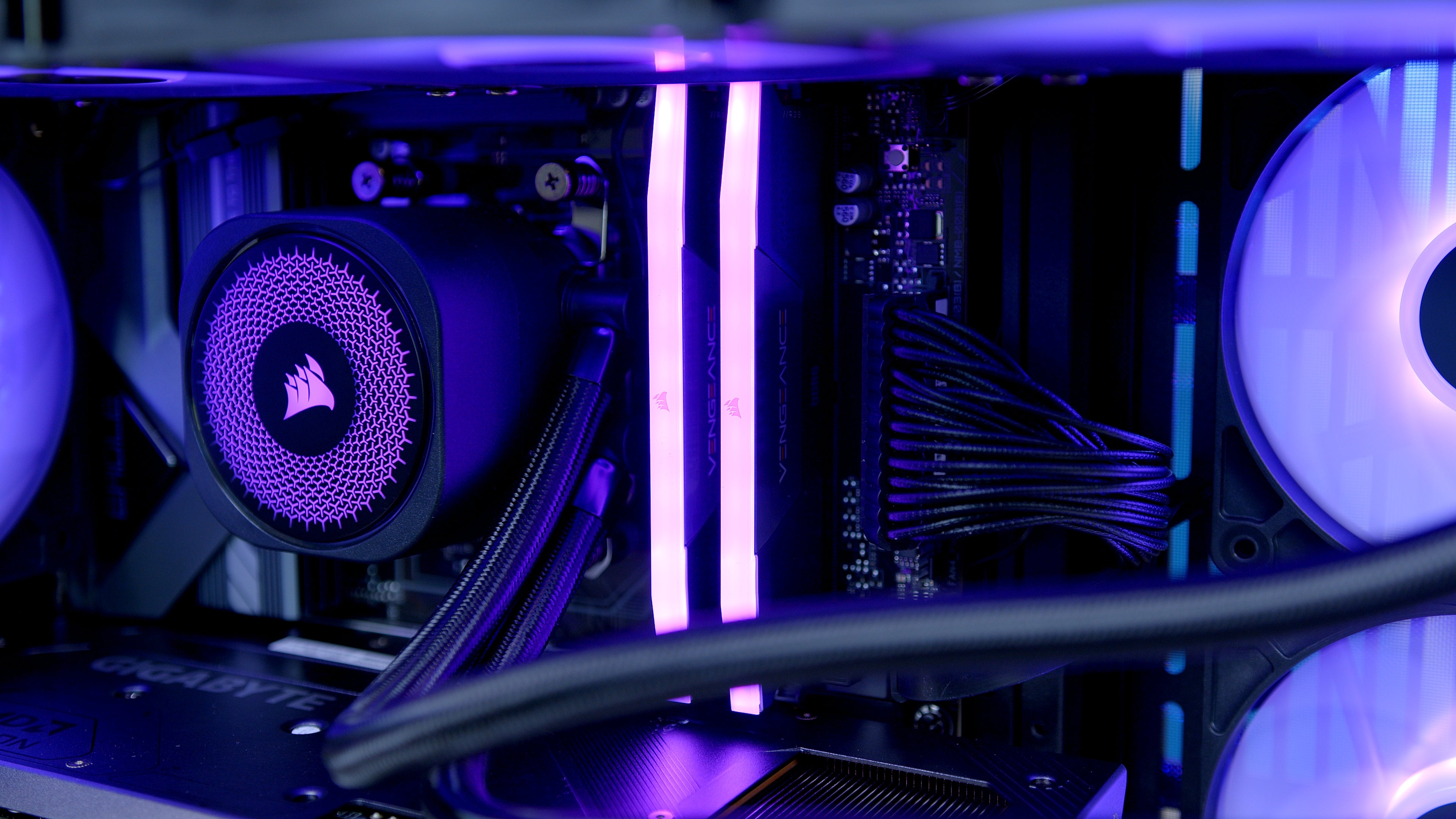 GeekaPC 'Nebula' Gaming PC