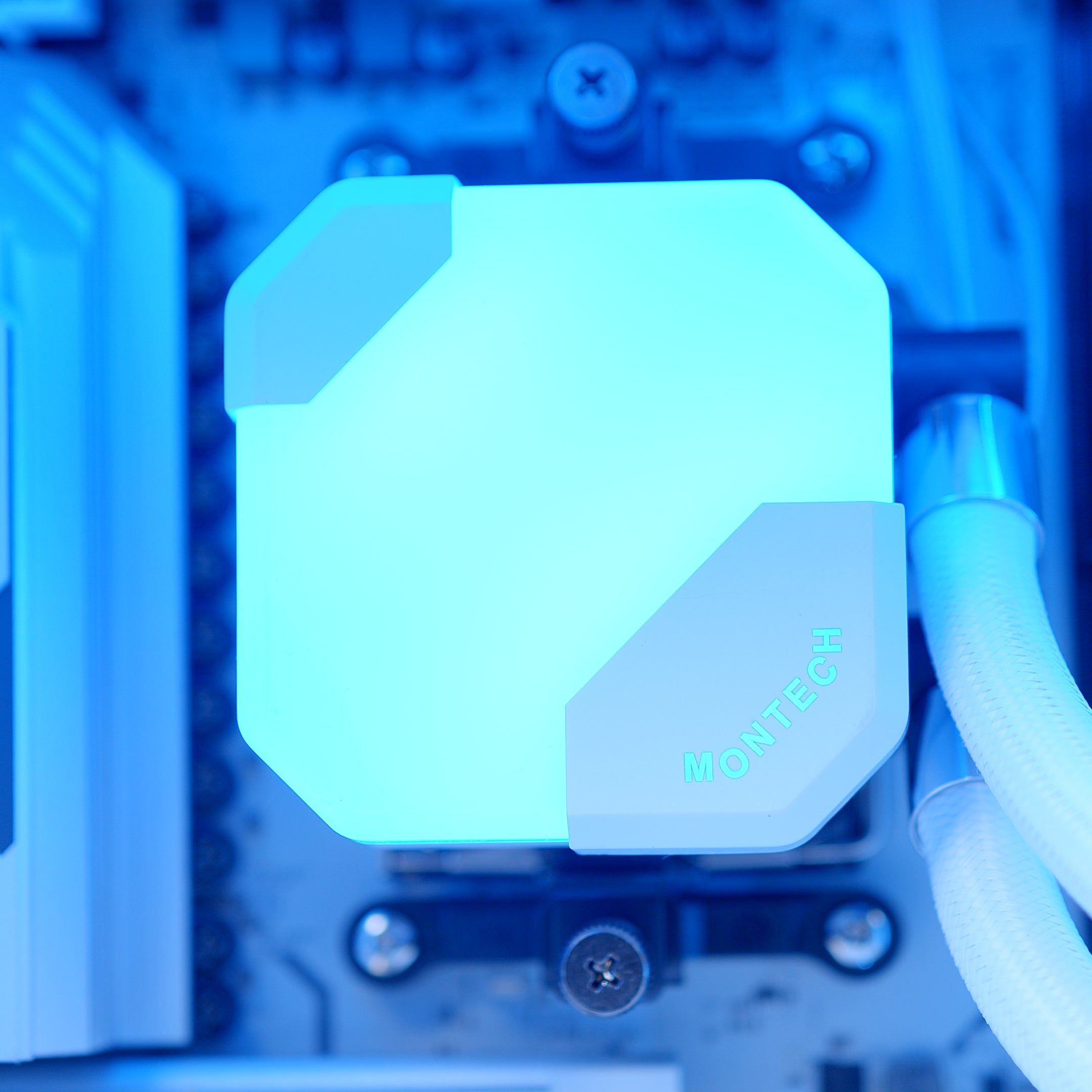 GeekaPC 'Borealis' (RTX 5070 / RX 9070)