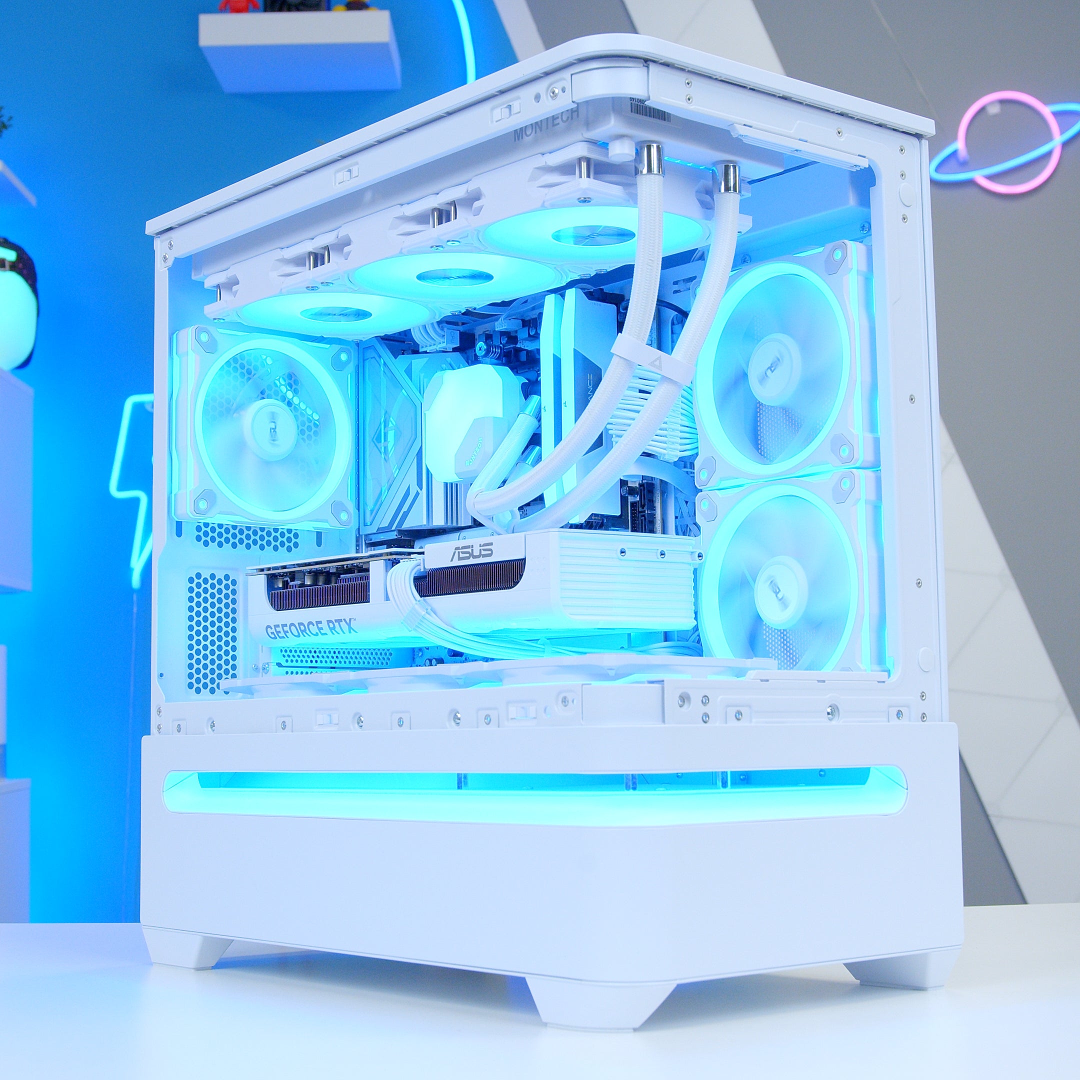 GeekaPC 'Borealis' (RTX 5070 / RX 9070)