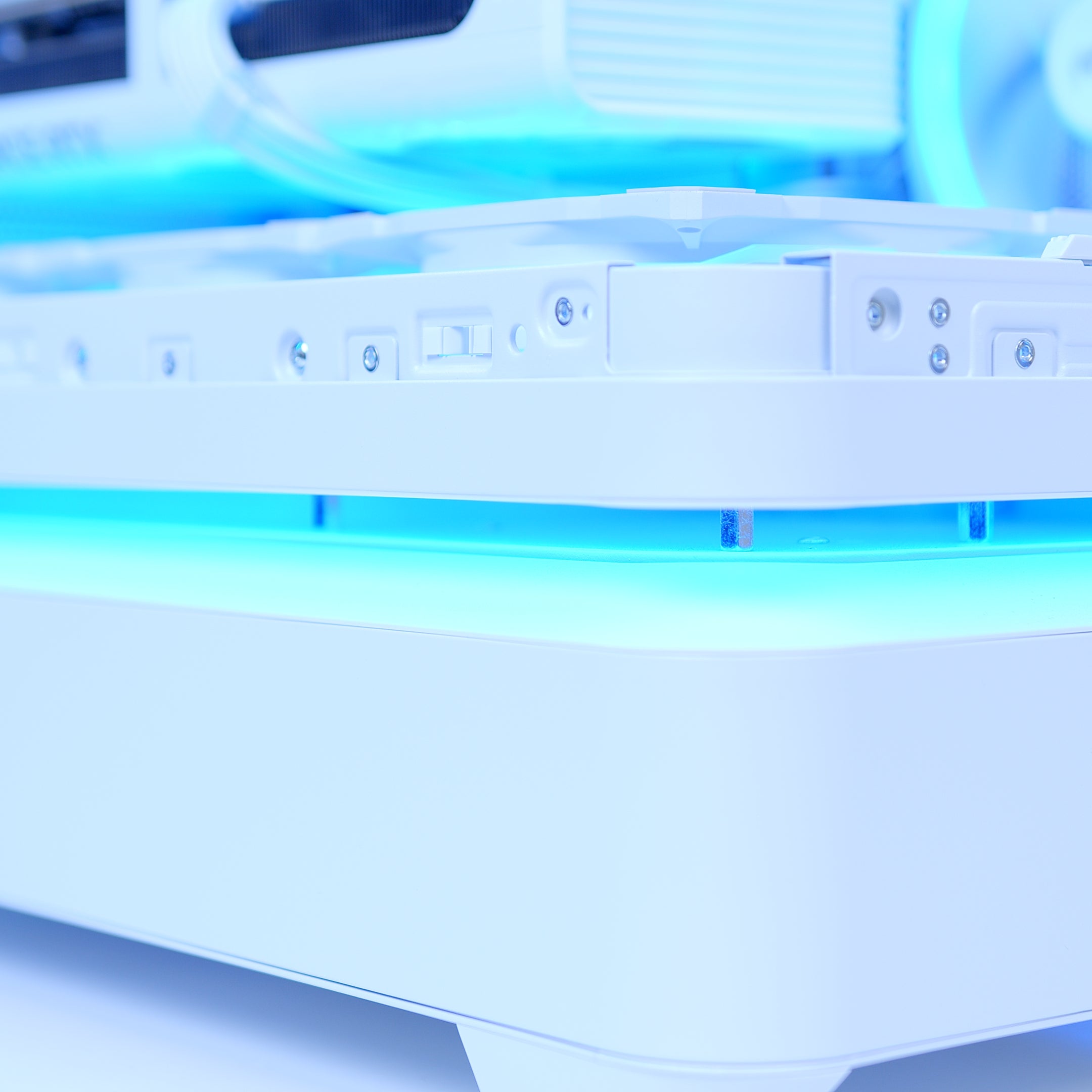 GeekaPC 'Borealis' (RTX 5070 / RX 9070)