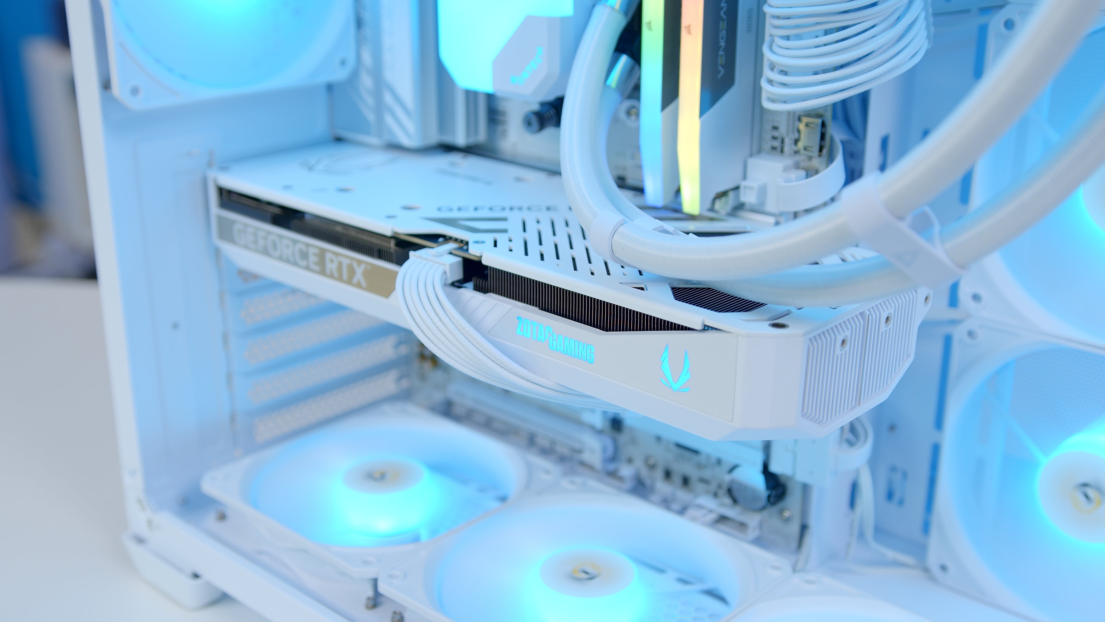 GeekaPC 'Constellation' (RTX 5070 / RTX 5070 Ti / RX 9070)