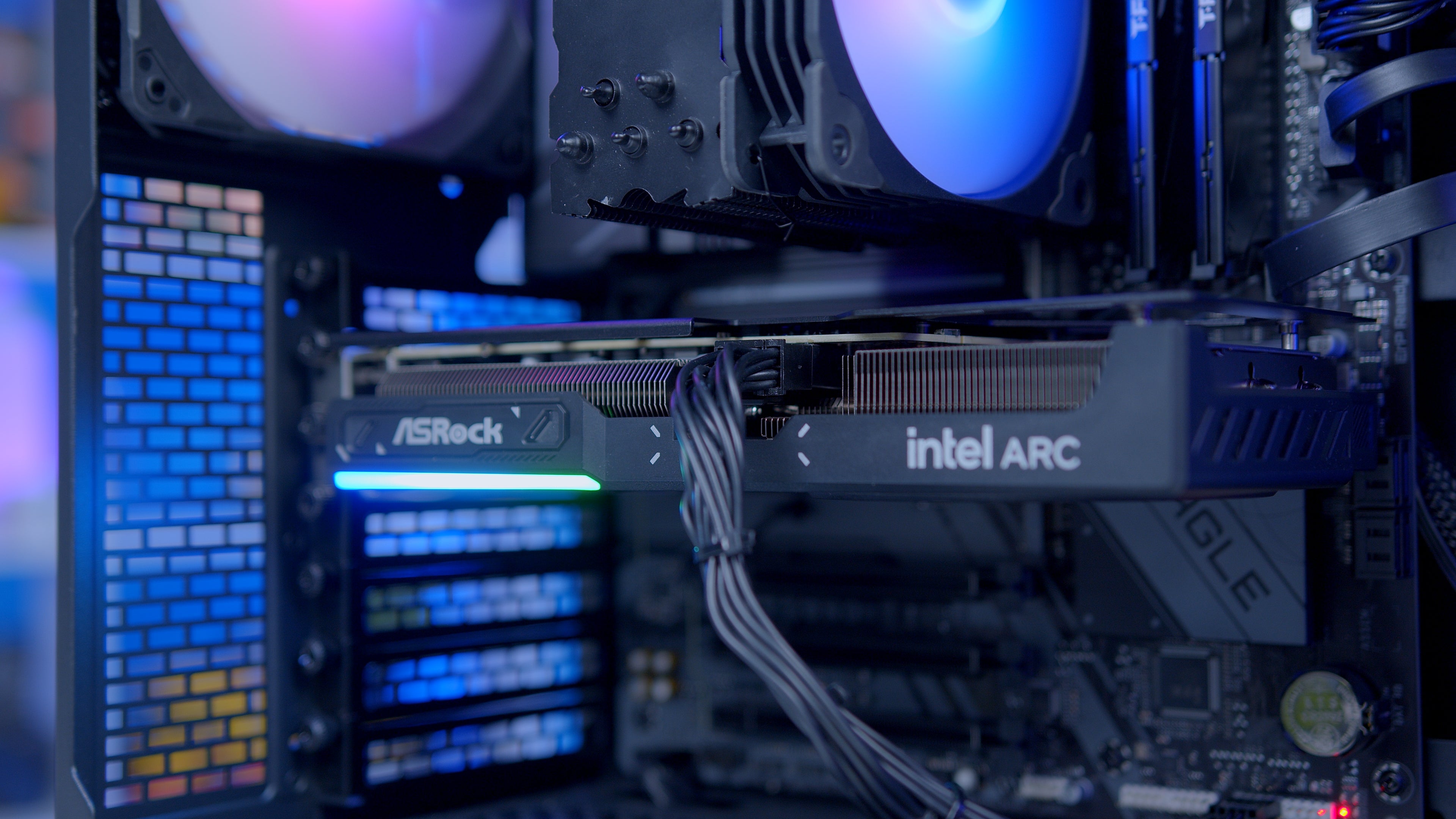 GeekaPC 'Arc' (Arc B580 / RTX 5060 / RX 9060 XT 16GB)