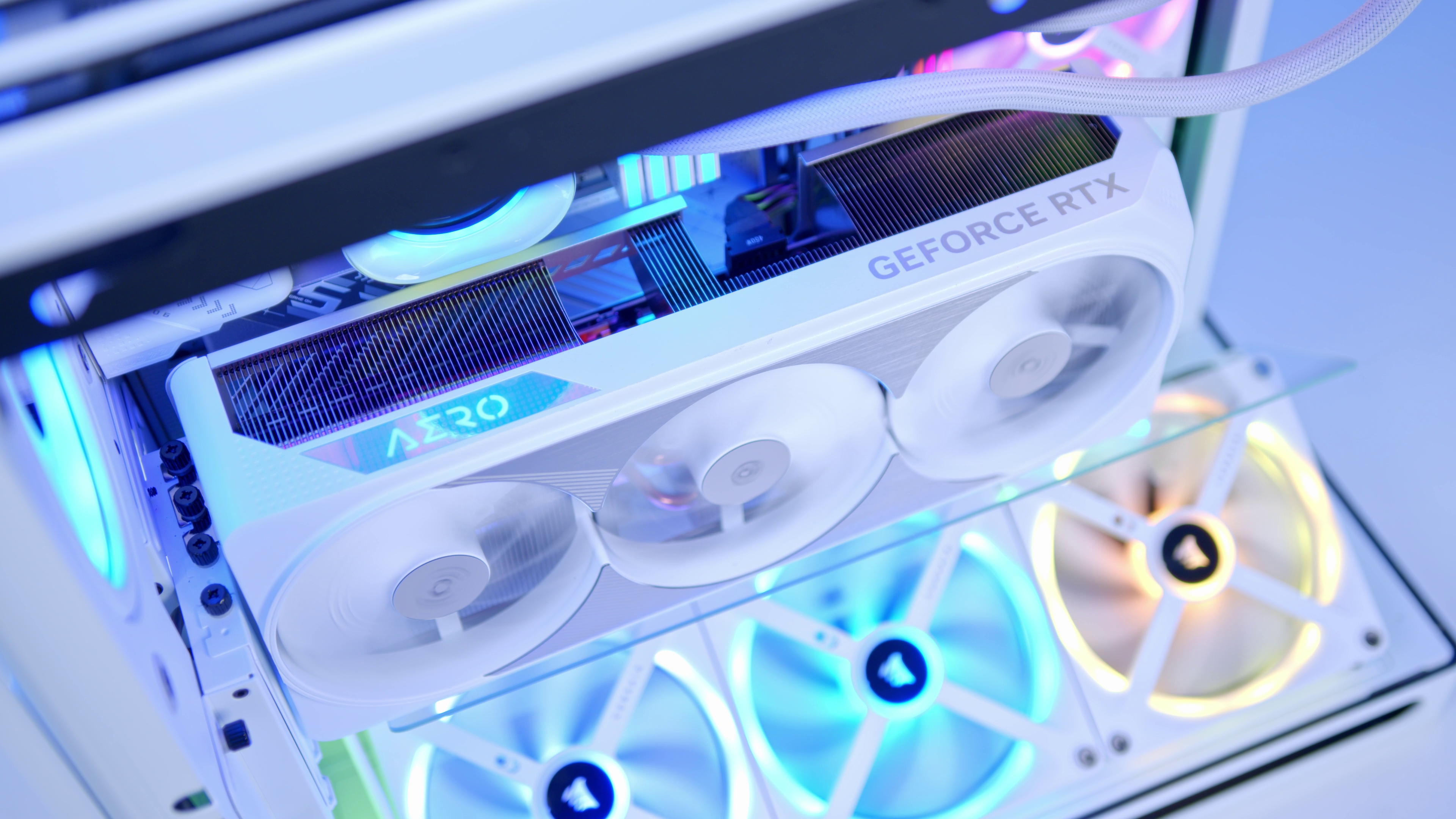 GeekaPC '420' (RTX 5080 / RTX 5090)