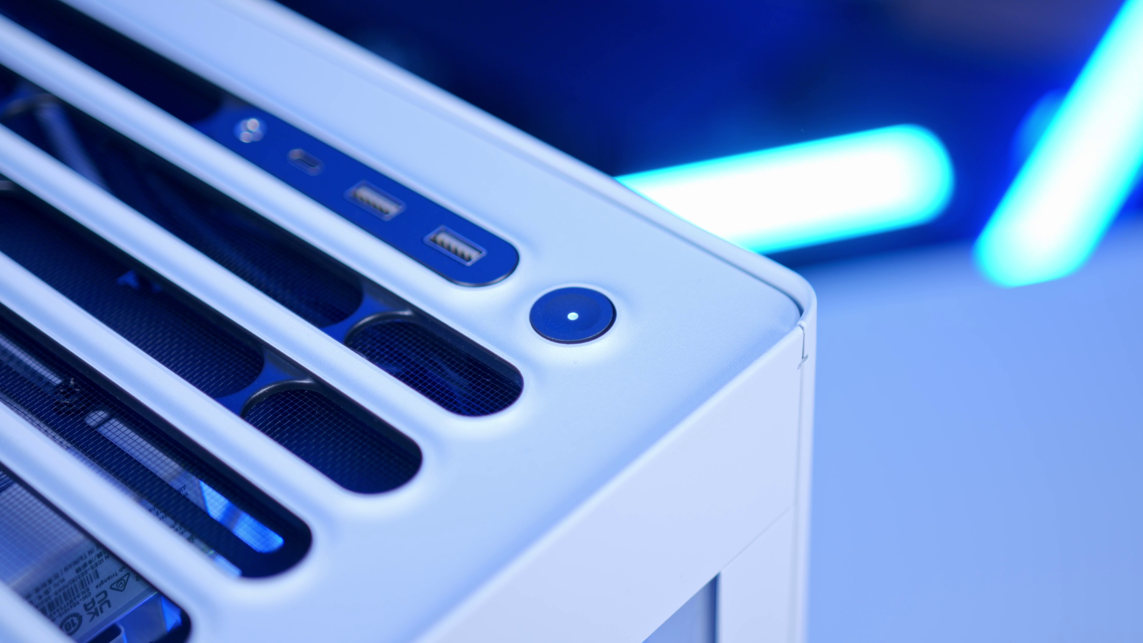 GeekaPC '420' (RTX 5080 / RTX 5090)