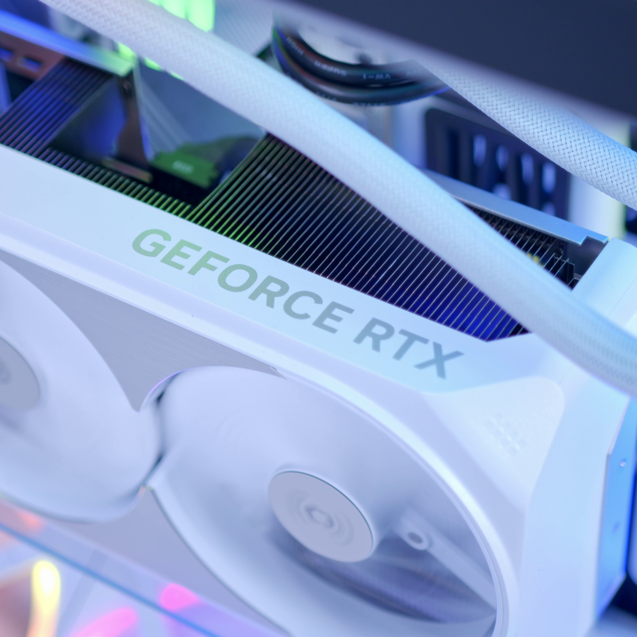 GeekaPC '420' (RTX 5080 / RTX 5090)