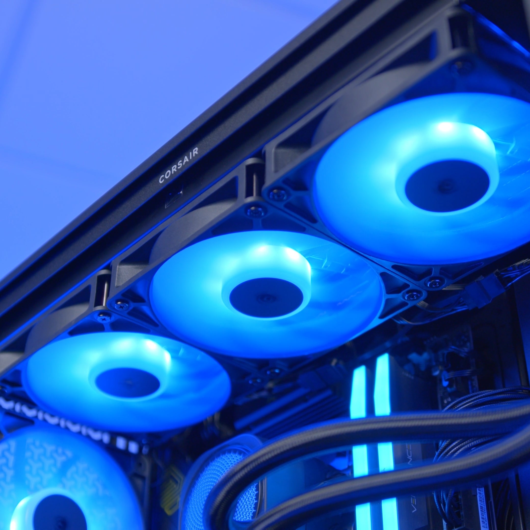 GeekaPC 'Frame' (RTX 5070 Ti / RTX 5080 / RX 9070 XT)