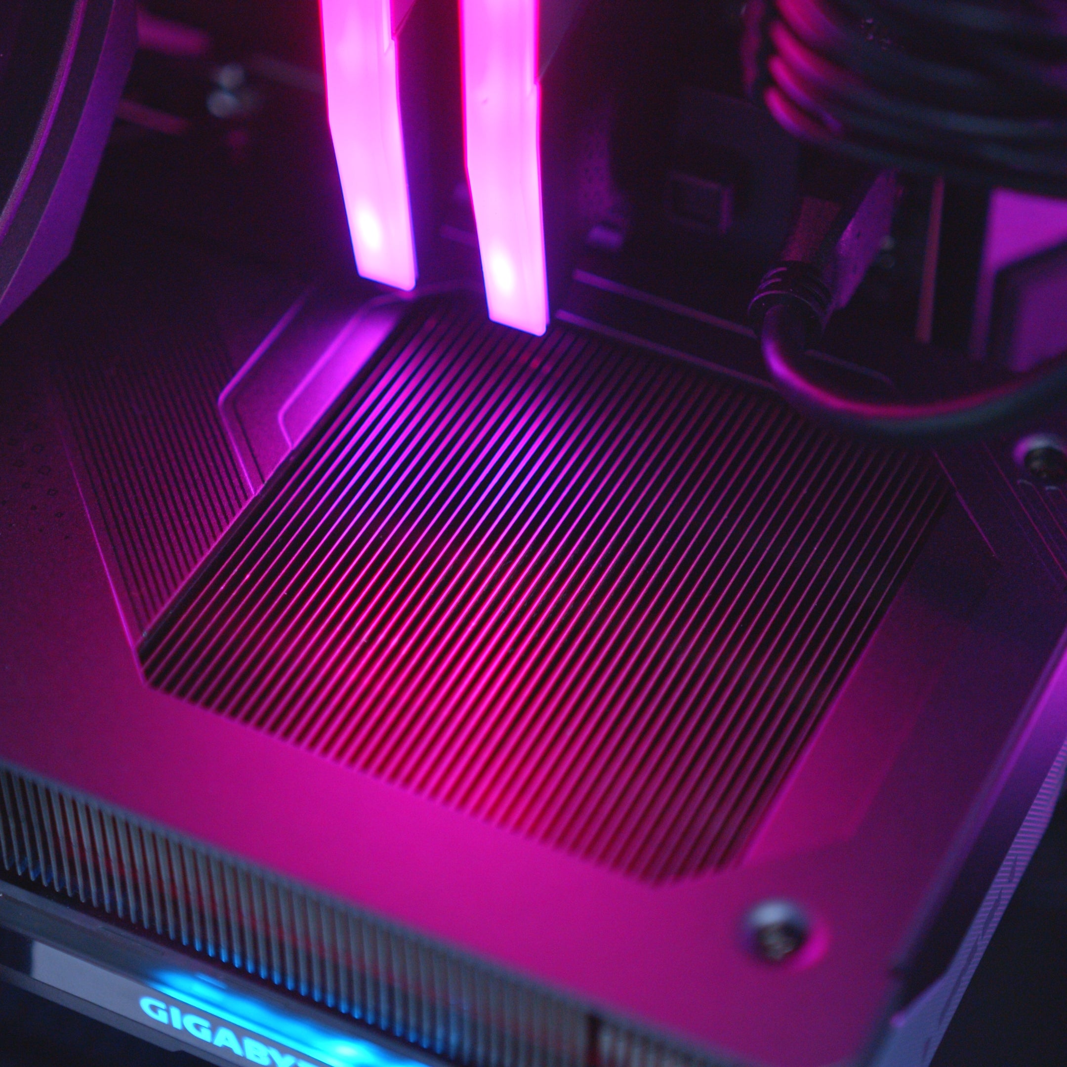 GeekaPC 'Prince' (RTX 5060 / RX 9060 XT 16GB)