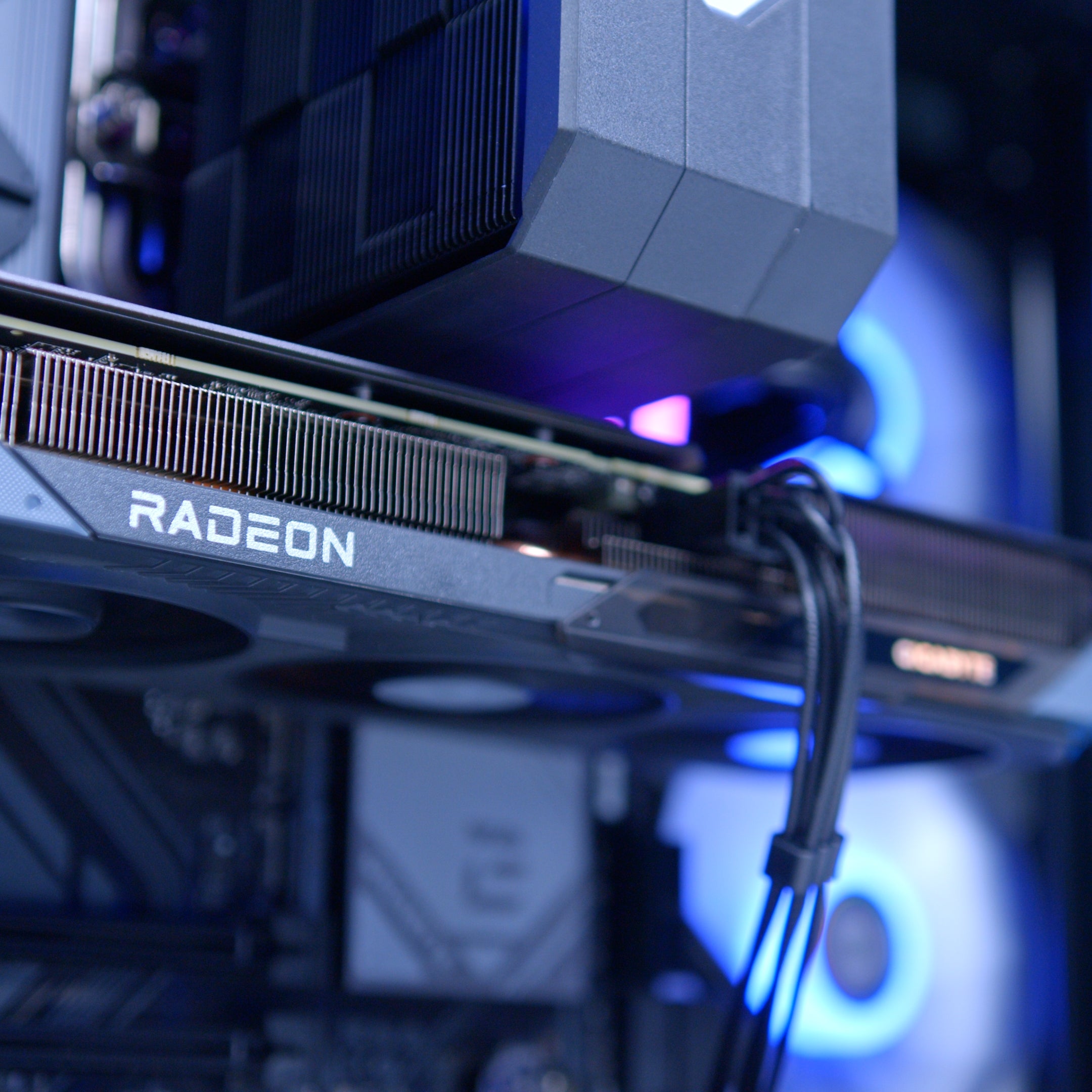 GeekaPC 'Prince' (RTX 5060 / RX 9060 XT 16GB)