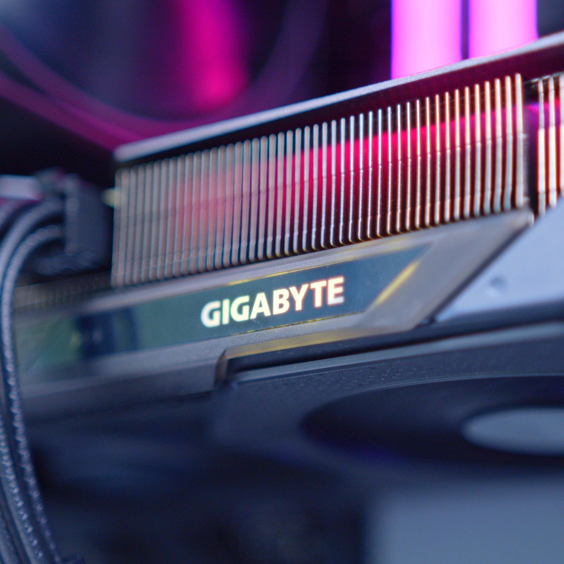 GeekaPC 'Prince' (RTX 5060 / RX 9060 XT 16GB)