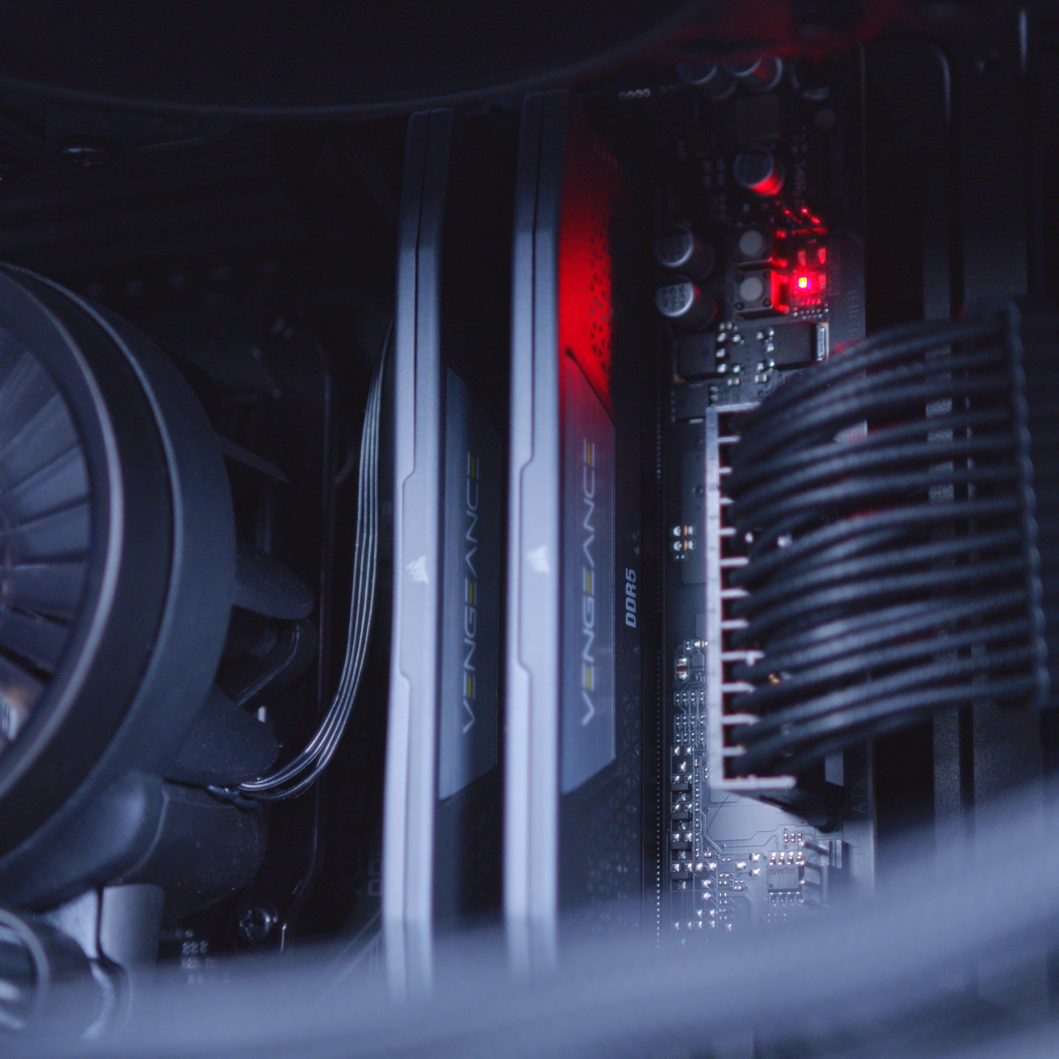 GeekaPC 'Pro' Video Editing PC (NVIDIA RTX 5070Ti)