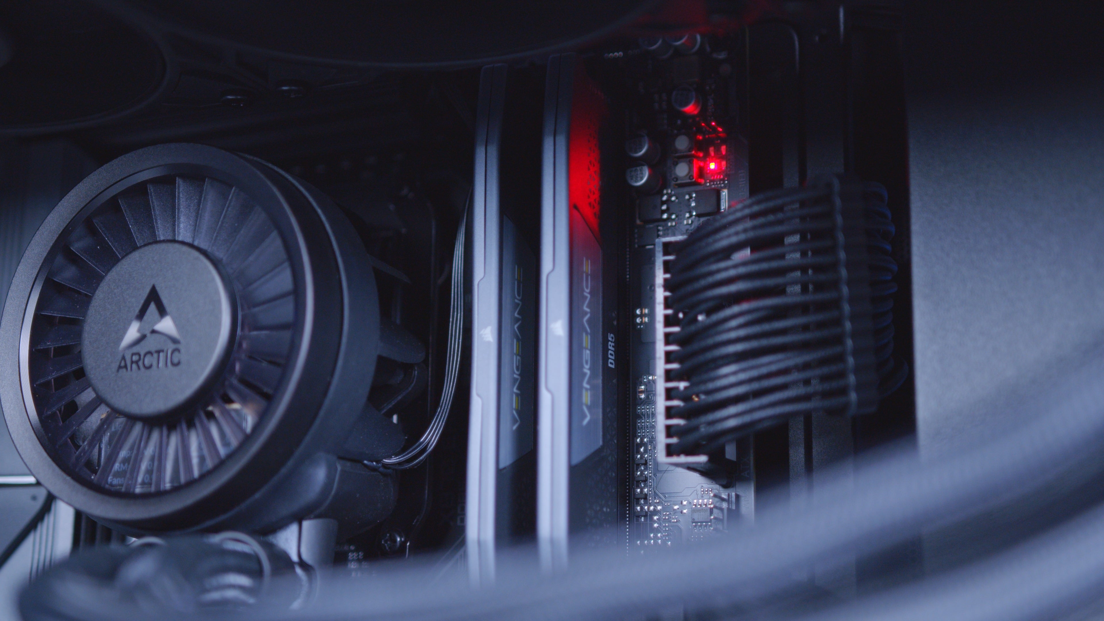 GeekaPC 'Pro' Video Editing PC (NVIDIA RTX 5070Ti)