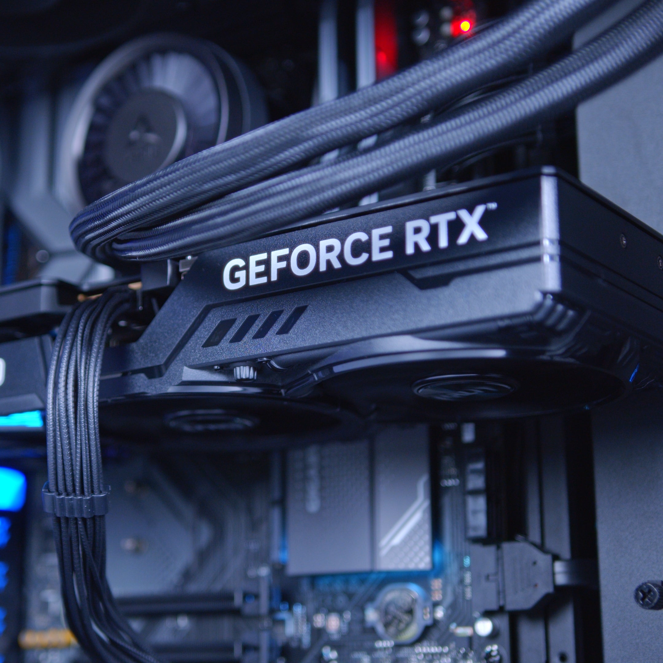 GeekaPC 'Pro' Video Editing PC (NVIDIA RTX 5070Ti)