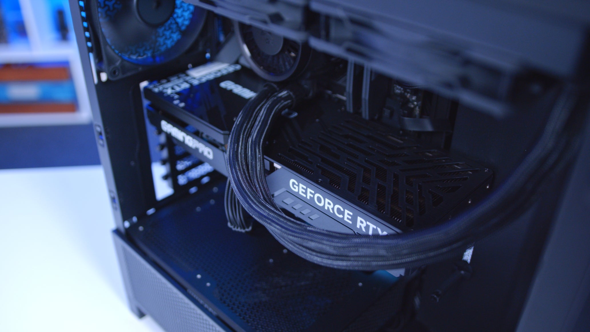 GeekaPC 'Pro' Graphics Design PC (NVIDIA RTX 5070)