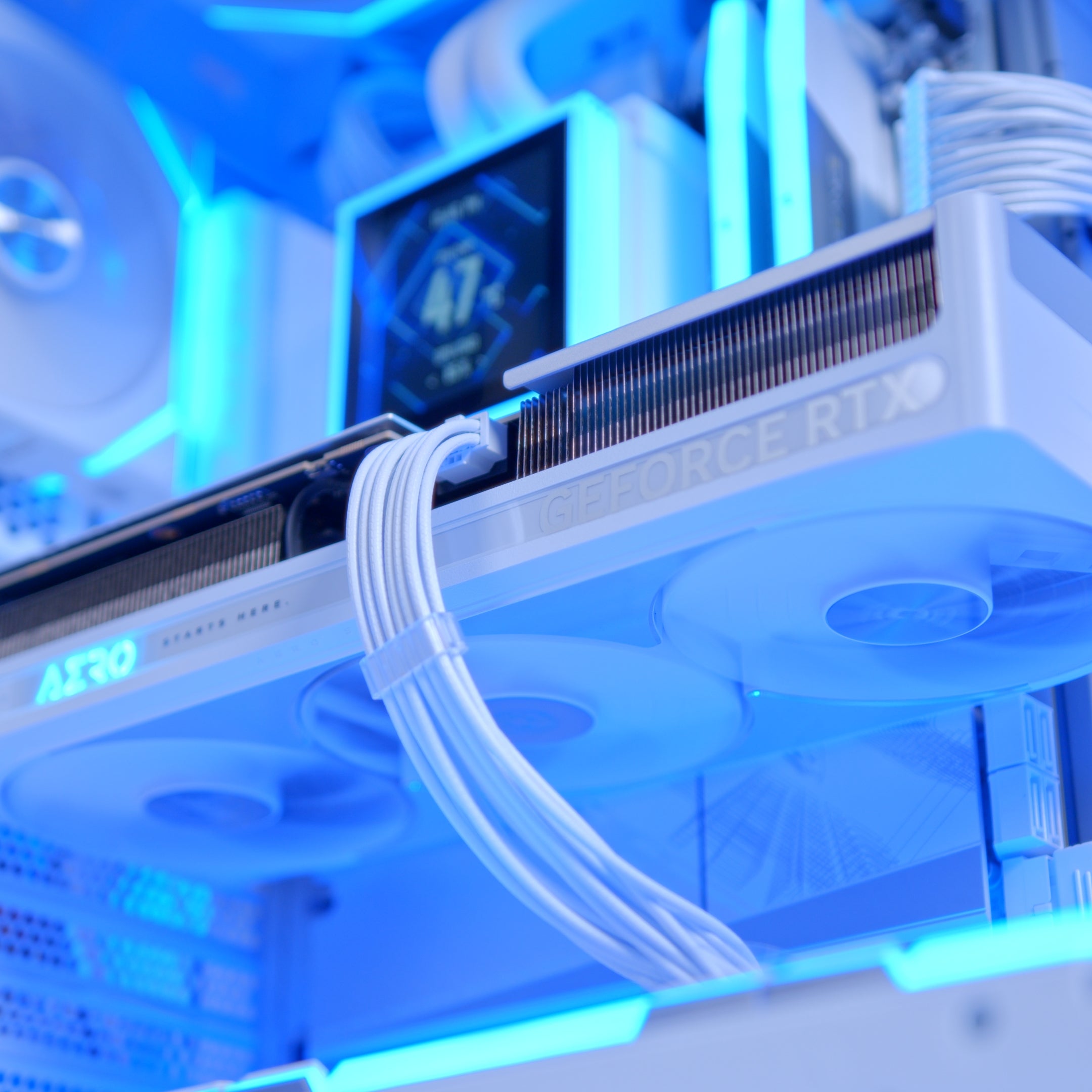 GeekaPC 'Icefall' (RX 9070 XT / RTX 5080 / RTX 5090)