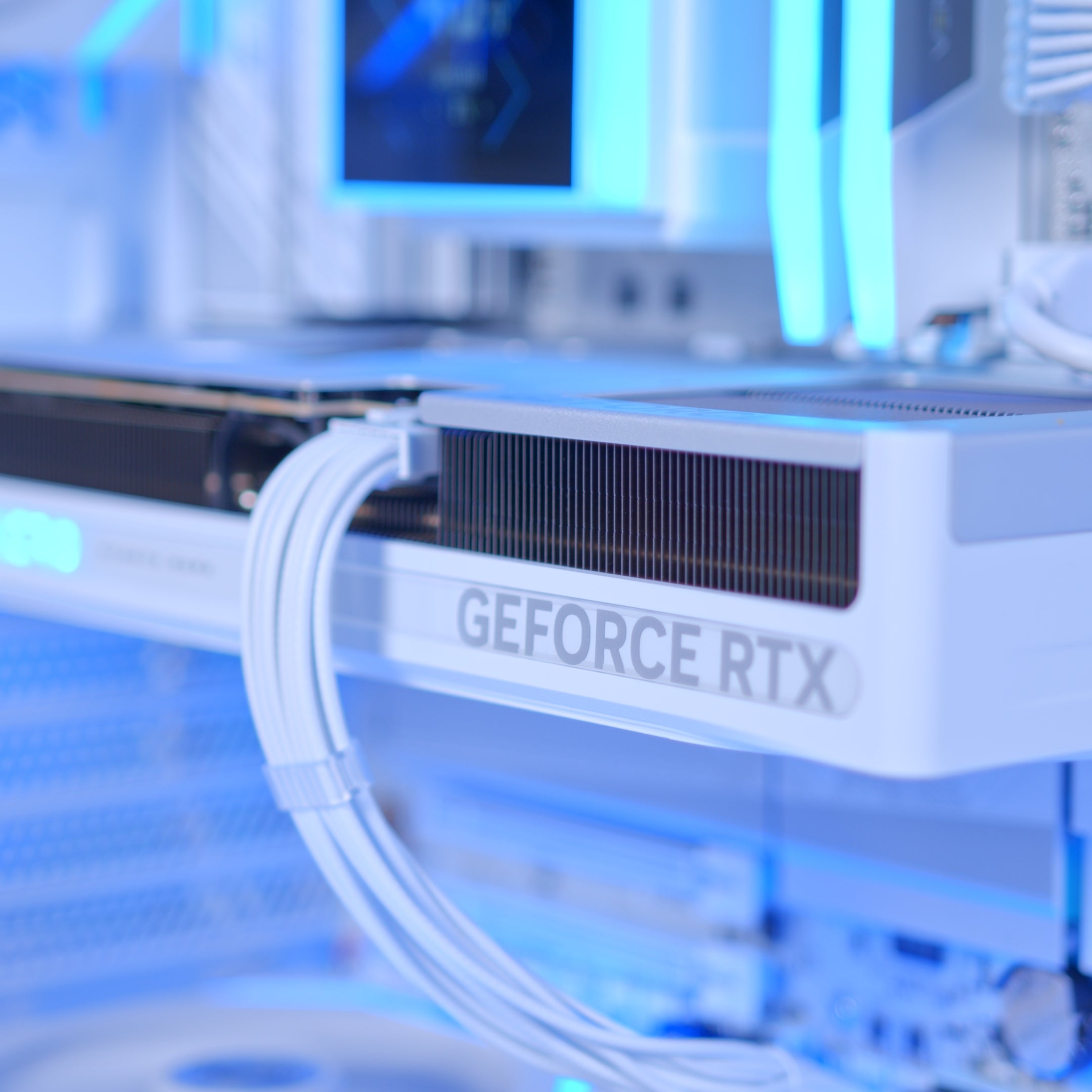 GeekaPC 'Icefall' (RX 9070 XT / RTX 5080 / RTX 5090)