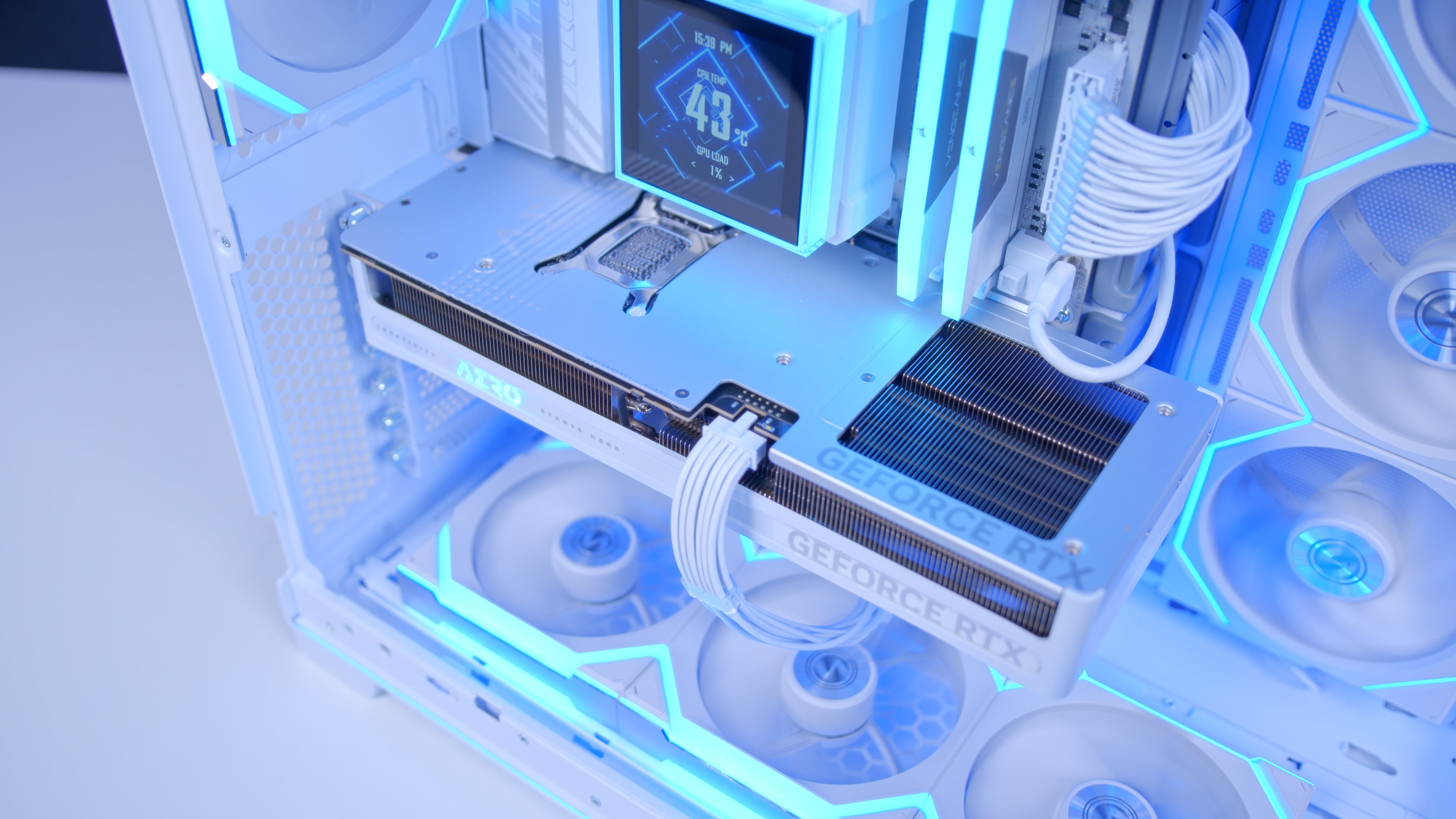 GeekaPC 'Icefall' (RX 9070 XT / RTX 5080 / RTX 5090)