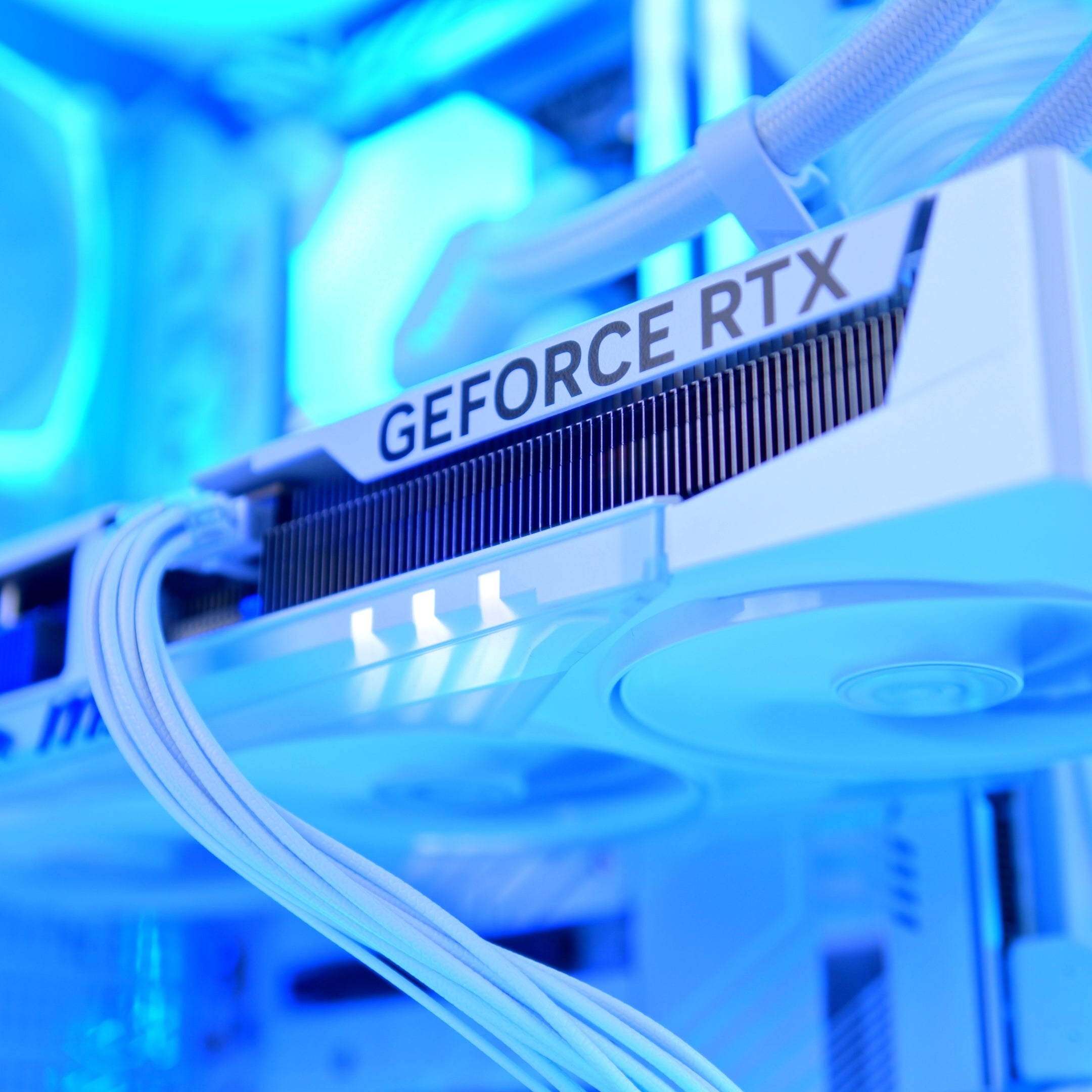 GeekaPC 'Avalanche' (RX 9070 XT / RTX 5070 Ti)