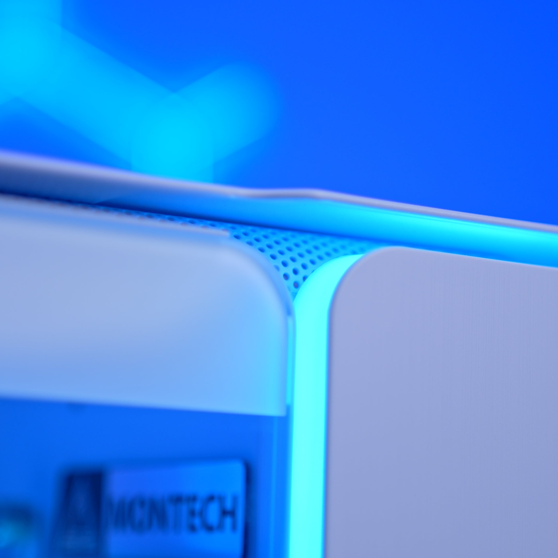 GeekaPC 'Avalanche' (RX 9070 XT / RTX 5070 Ti)