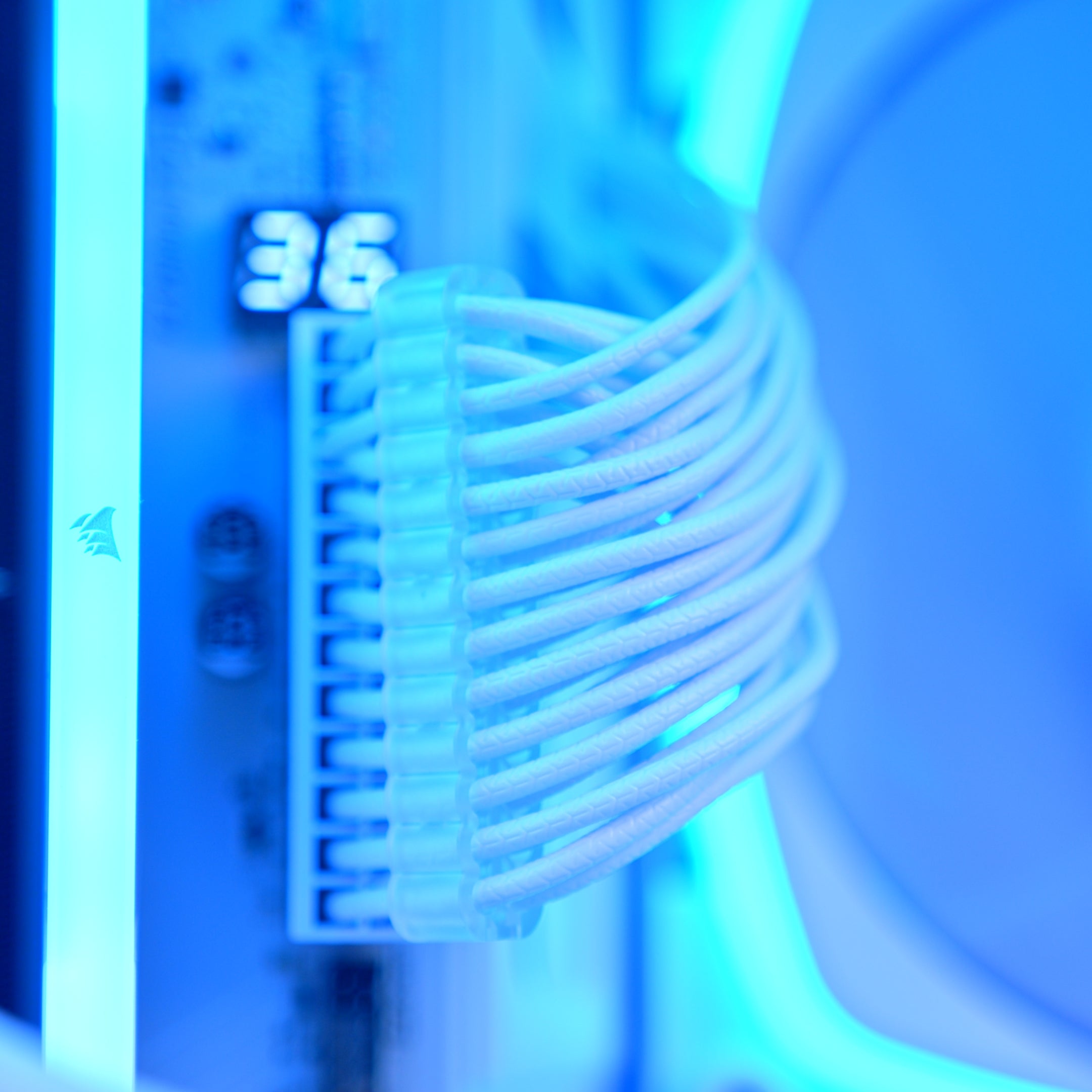 GeekaPC 'Avalanche' (RX 9070 XT / RTX 5070 Ti)