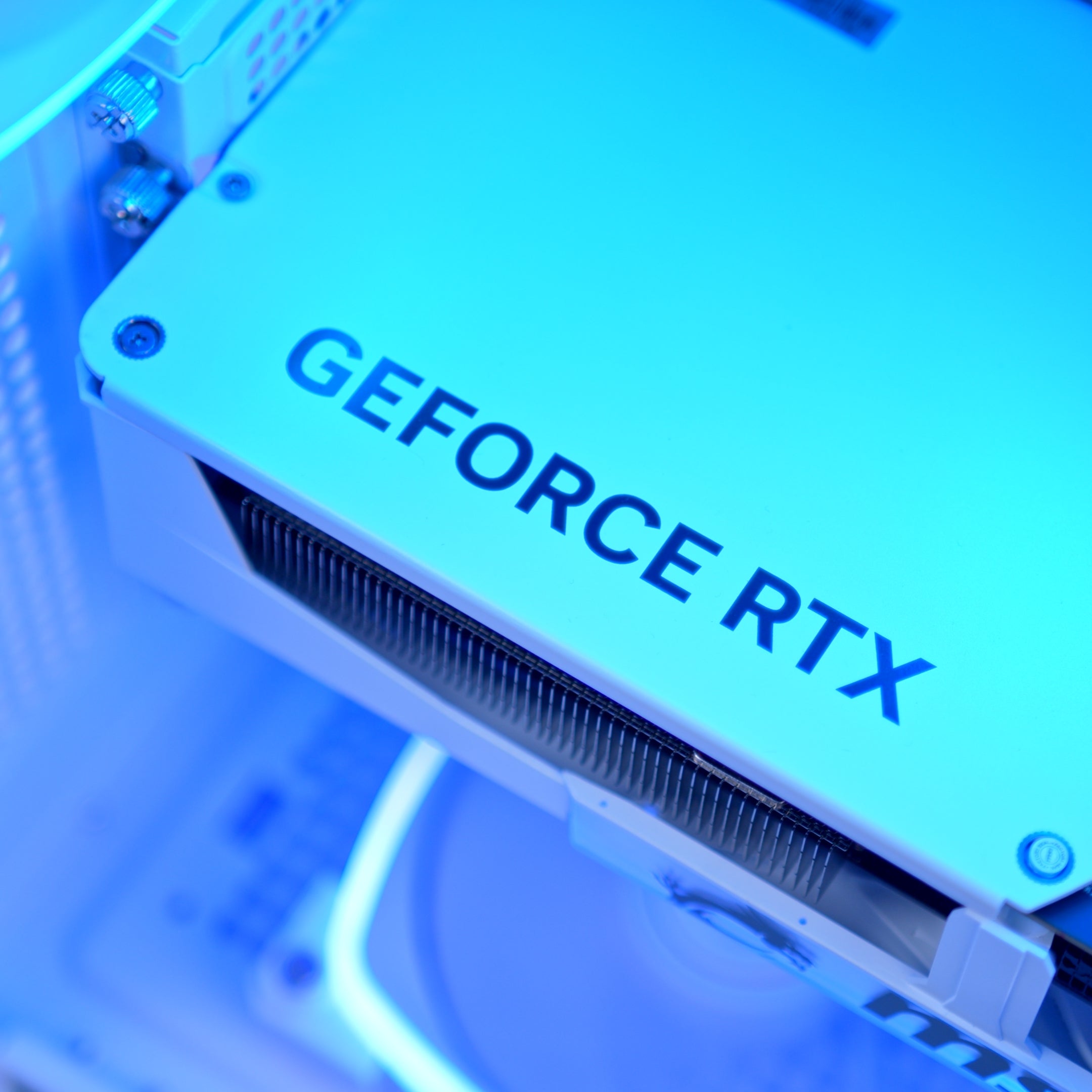 GeekaPC 'Avalanche' (RX 9070 XT / RTX 5070 Ti)