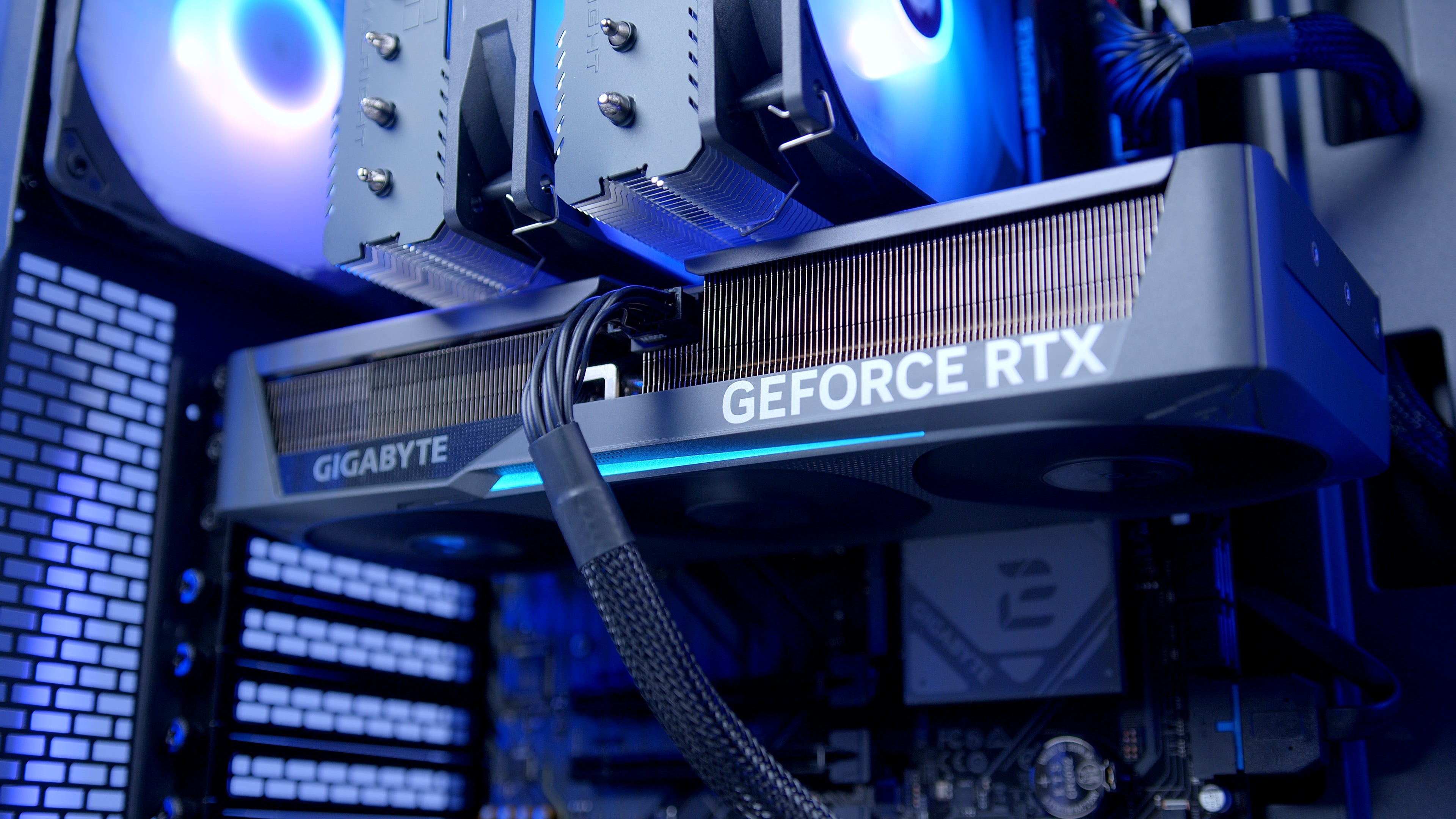 GeekaPC 'Assassin' (RTX 5070 / RX 9070)