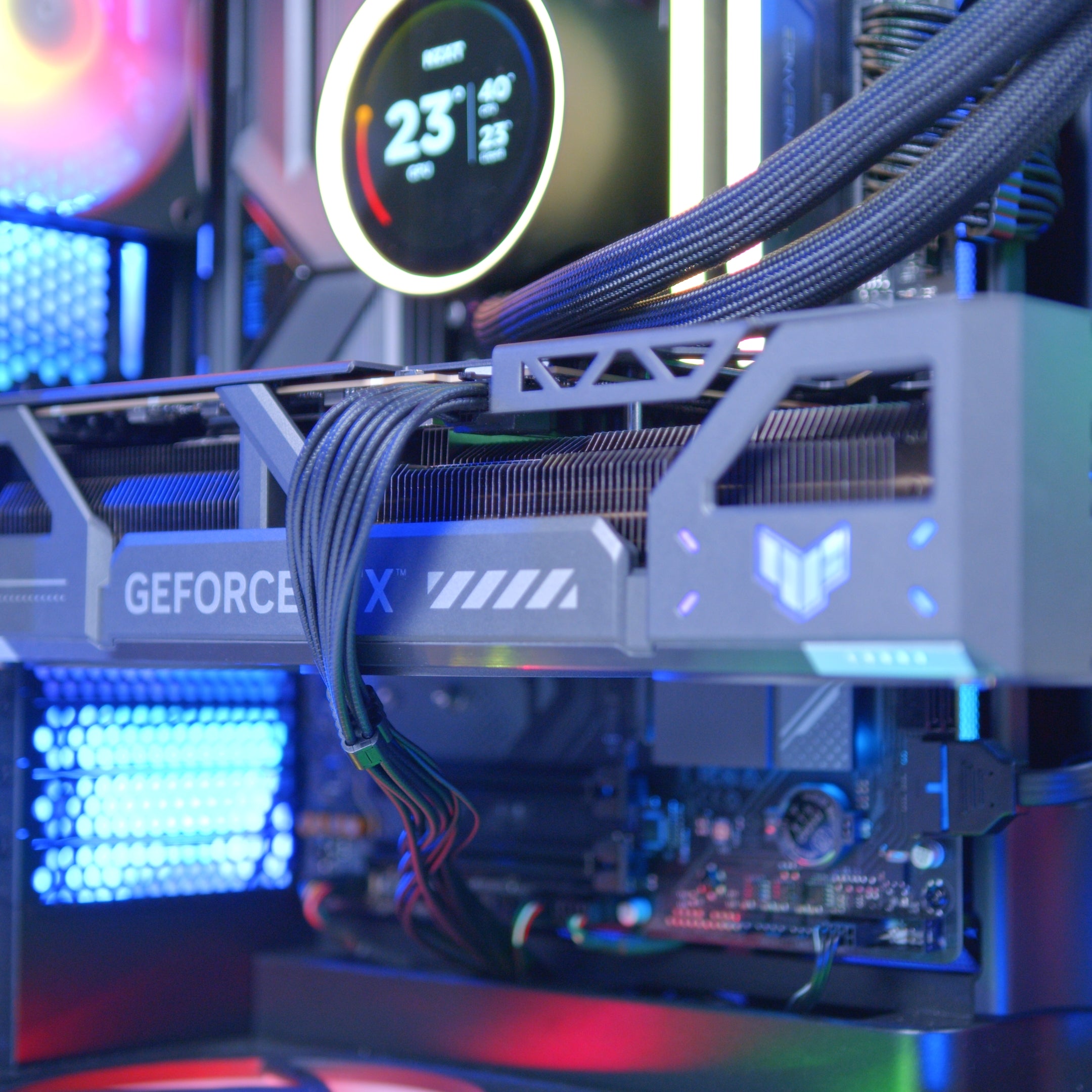 GeekaPC 'Dreadnought' (RTX 5080 / RX 9070 XT)