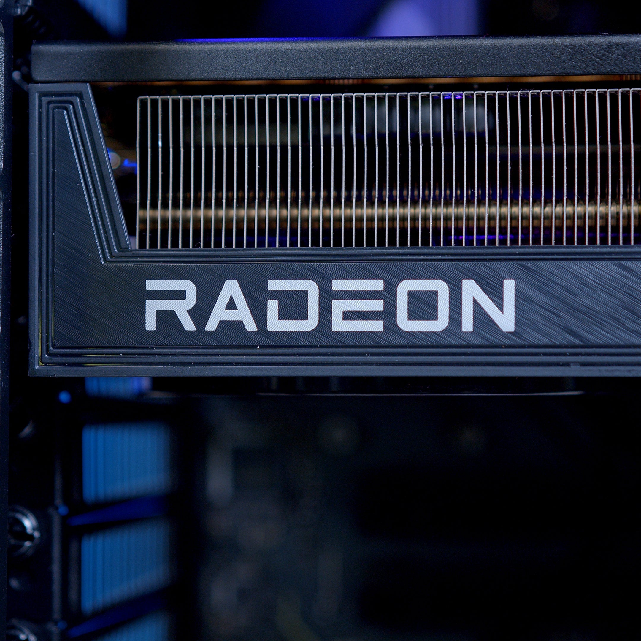 GeekaPC 'Ambience' (RX 9070 XT / RTX 5070 Ti)