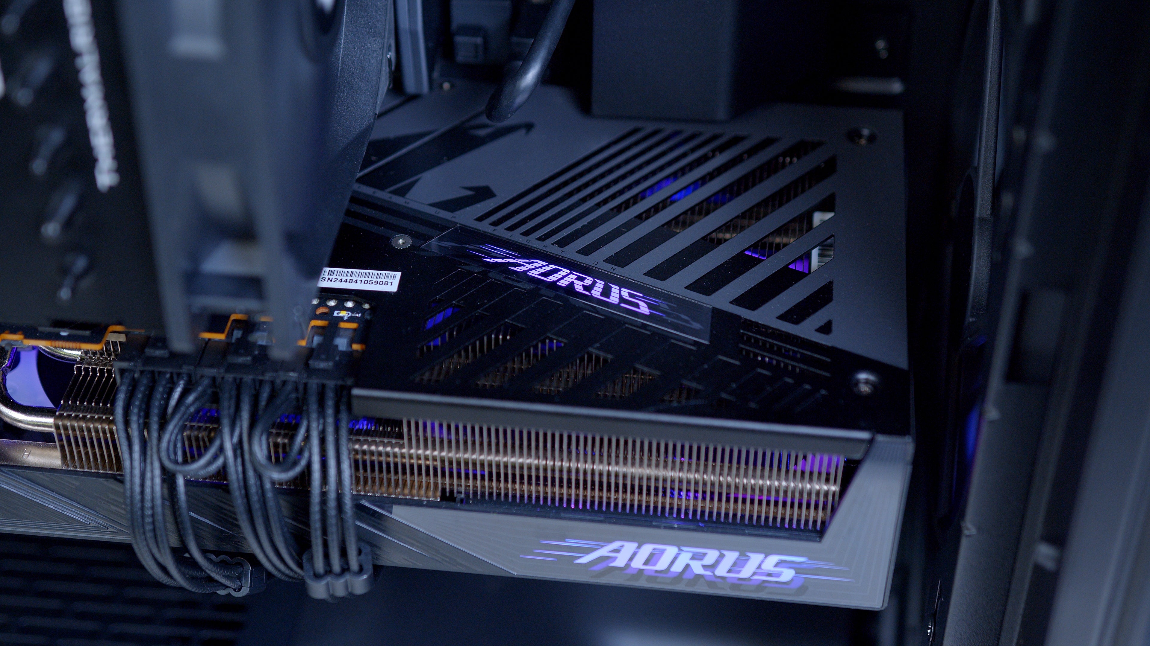 GeekaPC 'Ambience' (RX 9070 XT / RTX 5070 Ti)