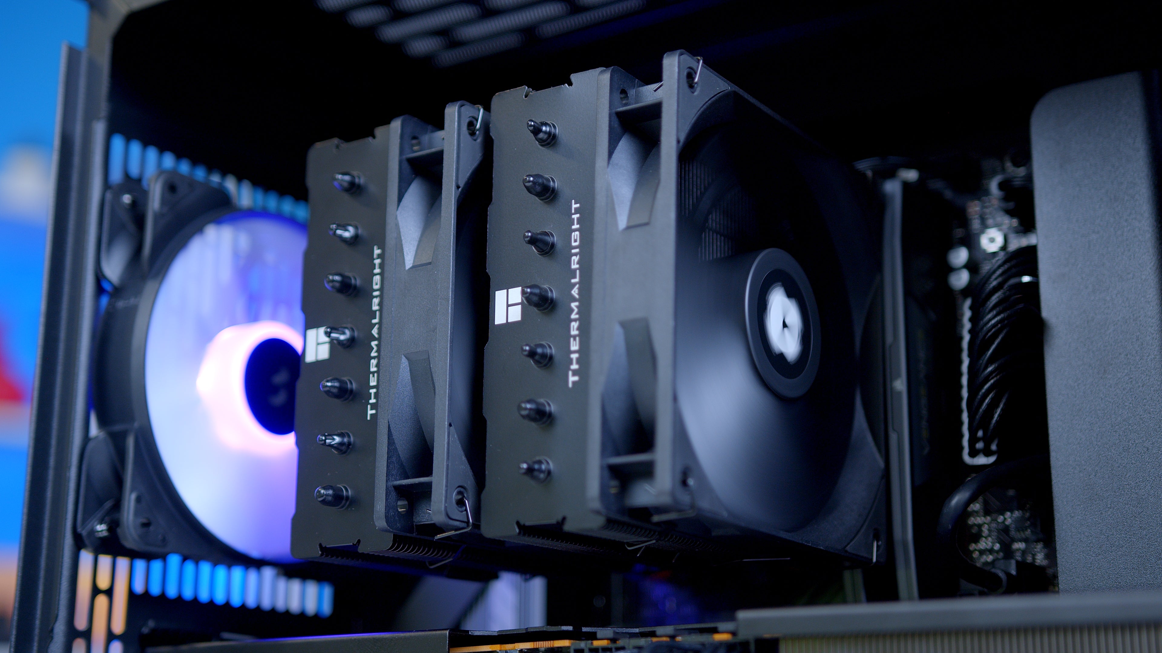 GeekaPC 'Ambience' (RX 9070 XT / RTX 5070 Ti)