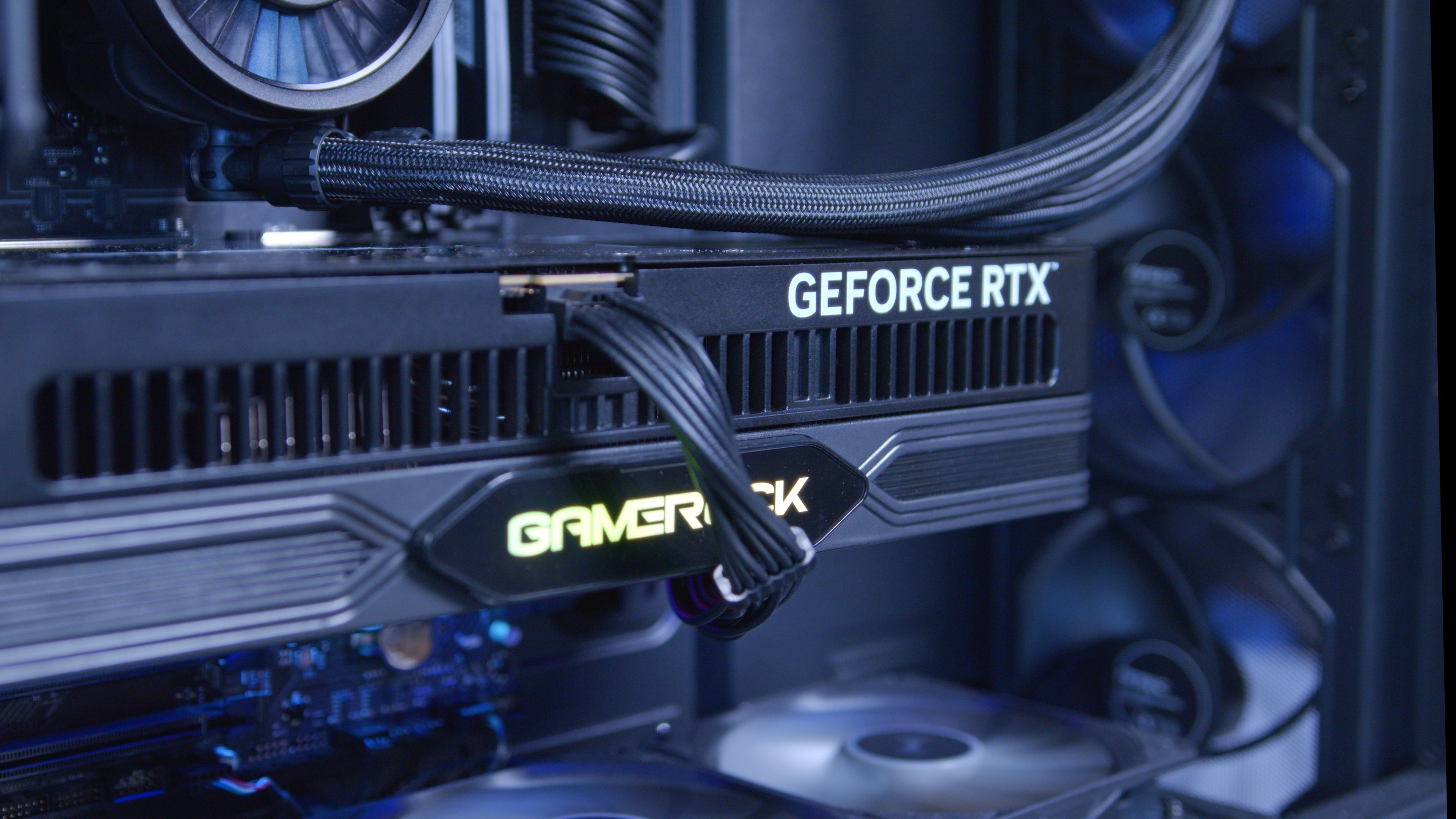 GeekaPC 'Ultra' Graphics Design PC (NVIDIA RTX 5070 Ti)