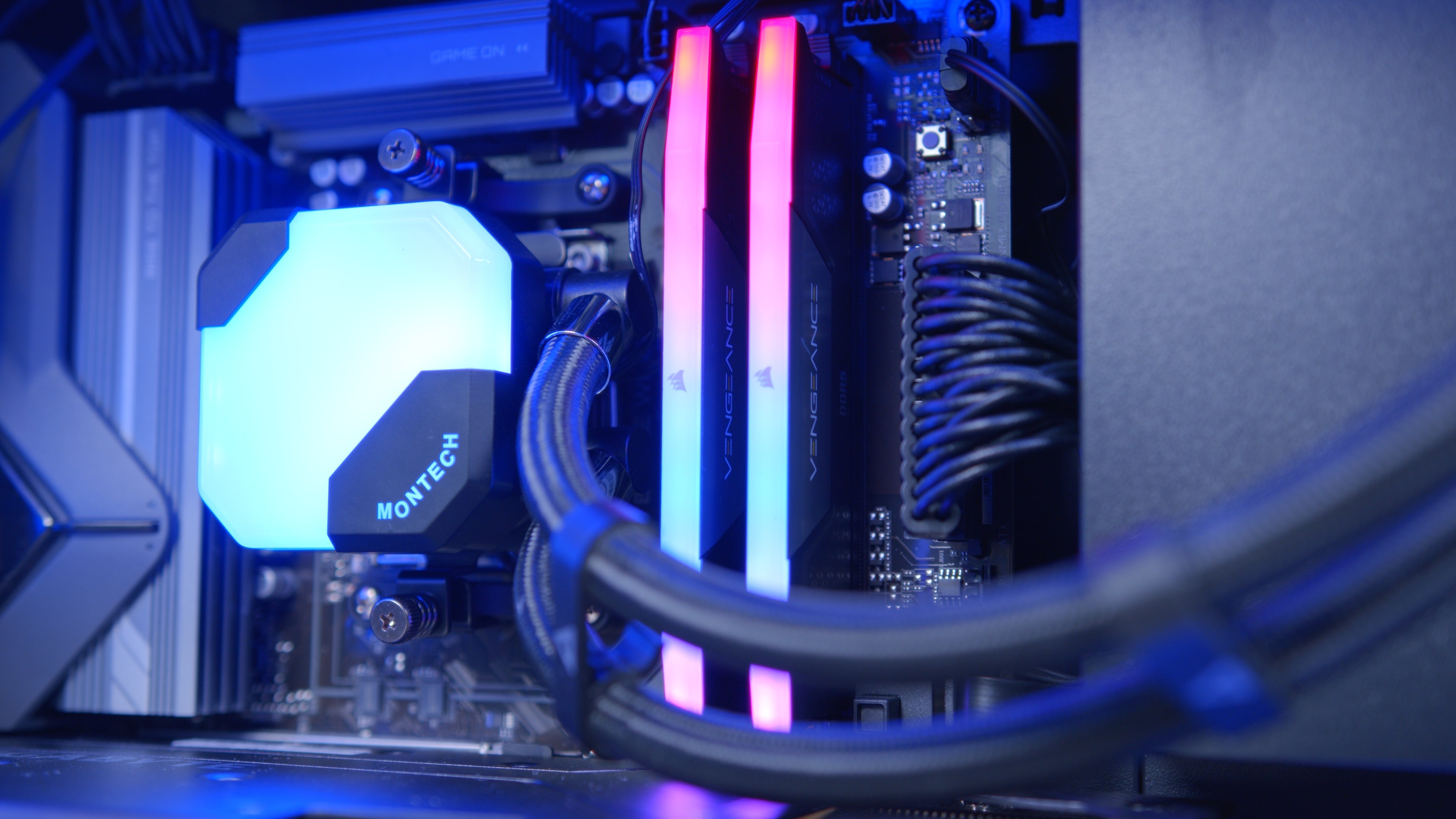 GeekaPC 'Expert' (RX 9070 / RTX 5070)