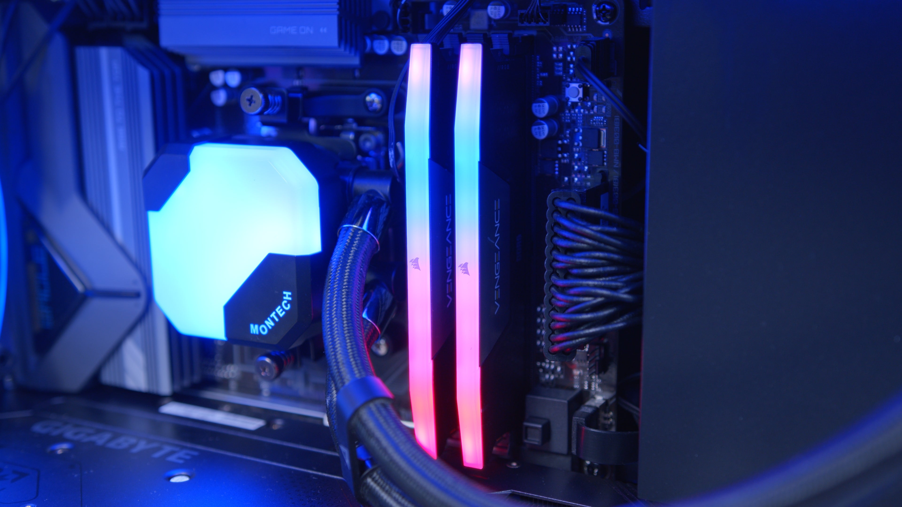 GeekaPC 'Expert' (RX 9070 / RTX 5070)