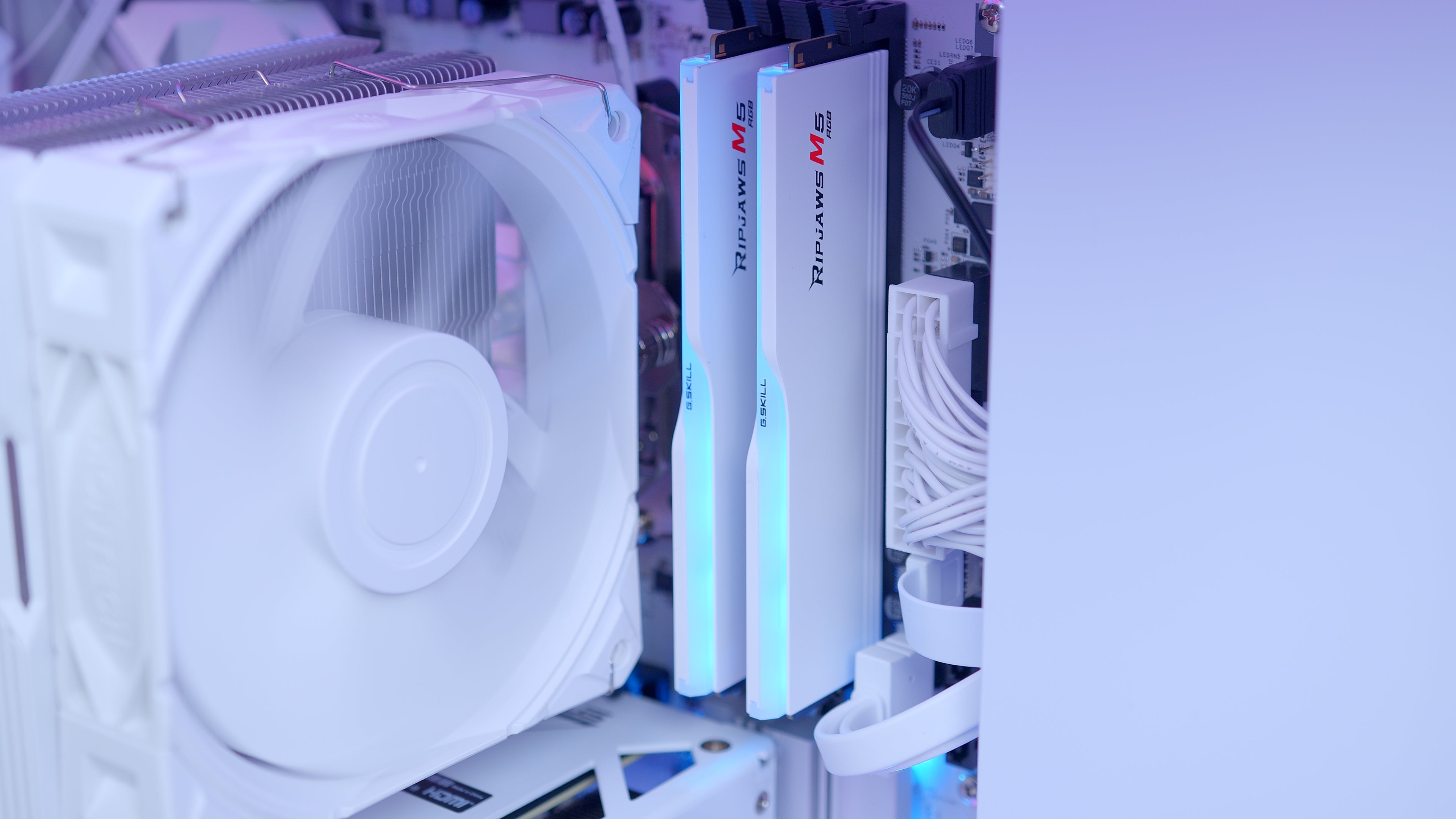 GeekaPC 'Blizzard' (RX 9060 XT / RTX 5060)