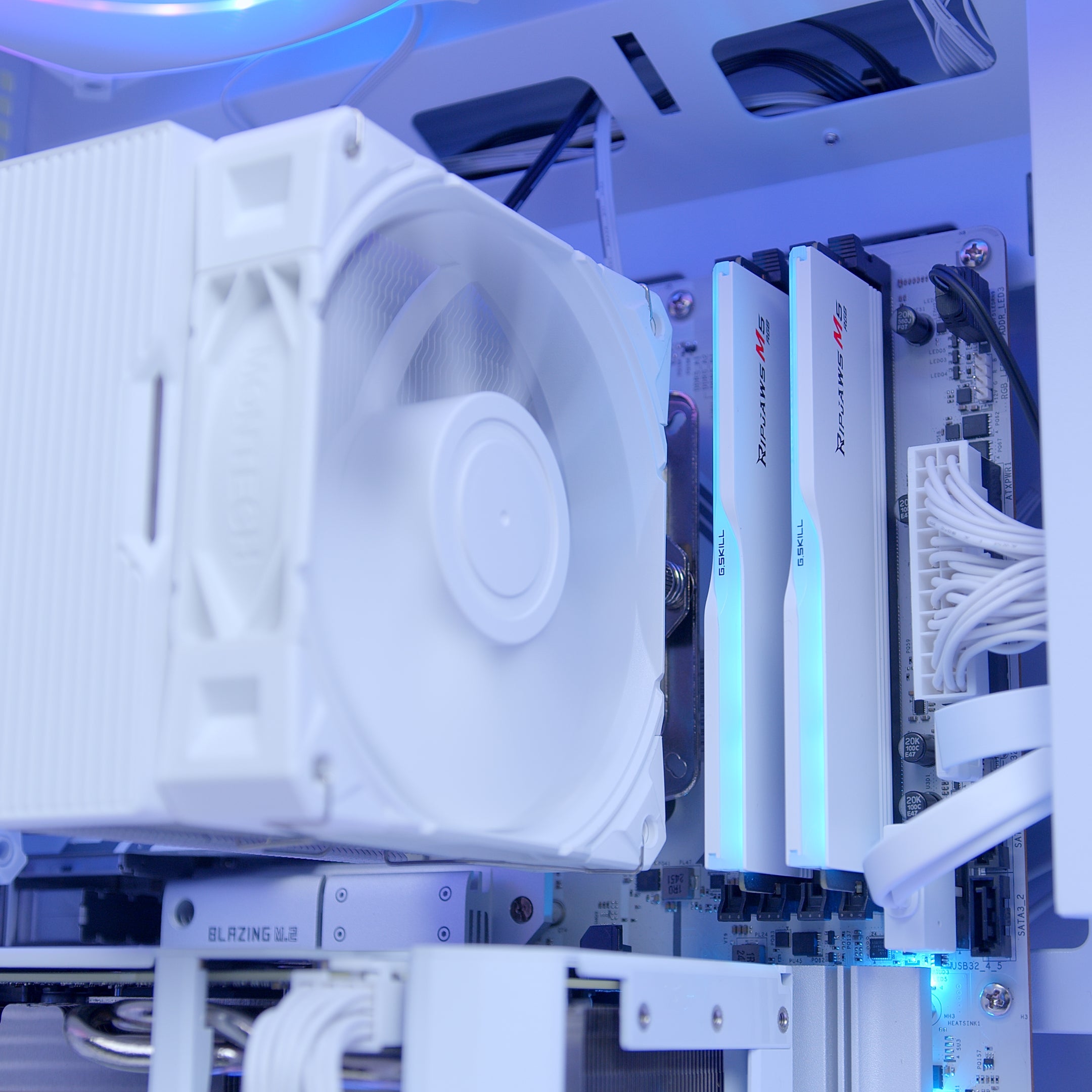 GeekaPC 'Blizzard' (RX 9060 XT / RTX 5060)