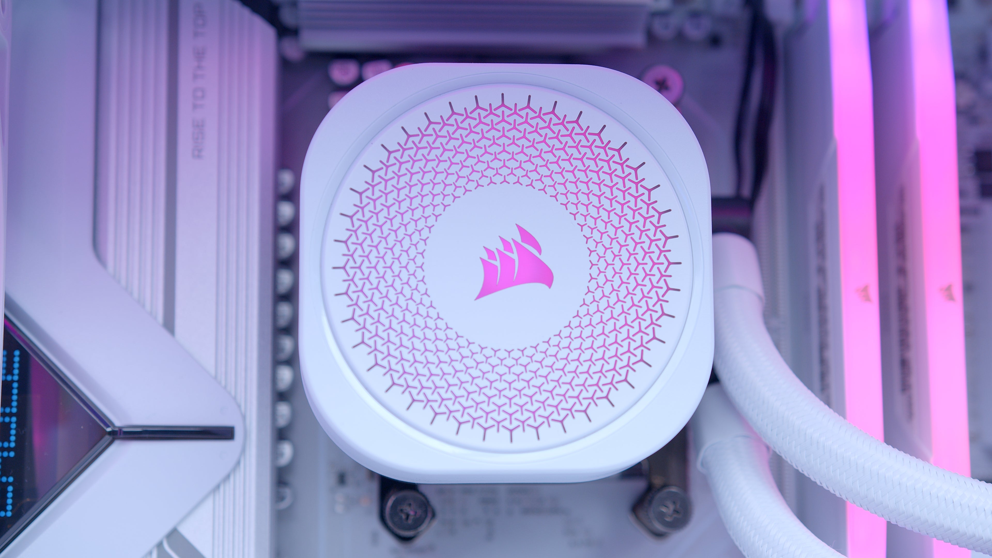 GeekaPC 'FRZN' (RX 9070 XT / RTX 5070 Ti)