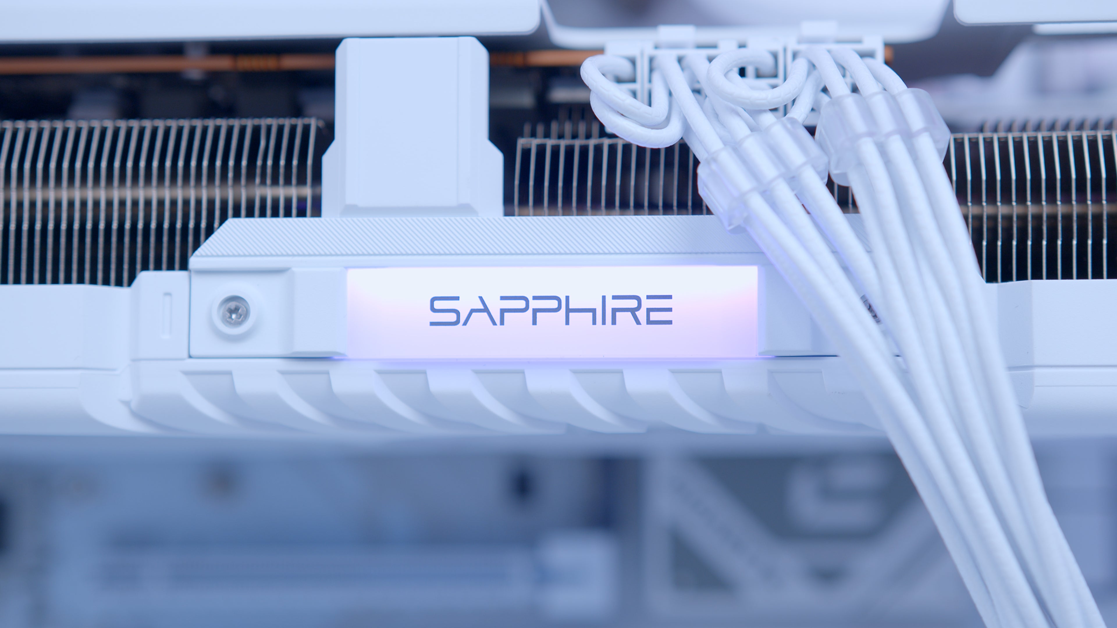 GeekaPC 'FRZN' (RX 9070 XT / RTX 5070 Ti)