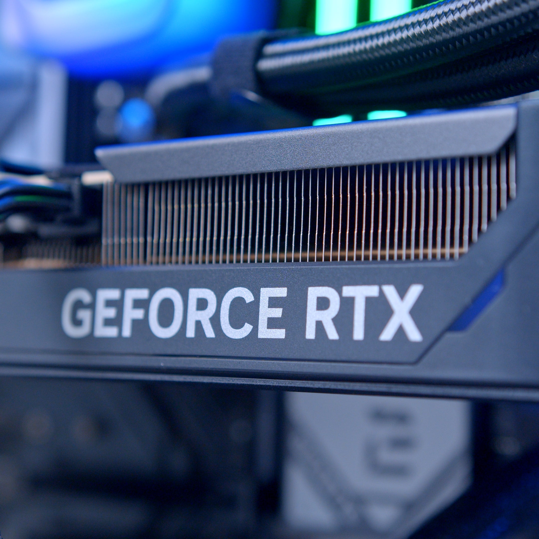 GeekaPC 'Emperor' (RX 9070 XT / RTX 5070 Ti)