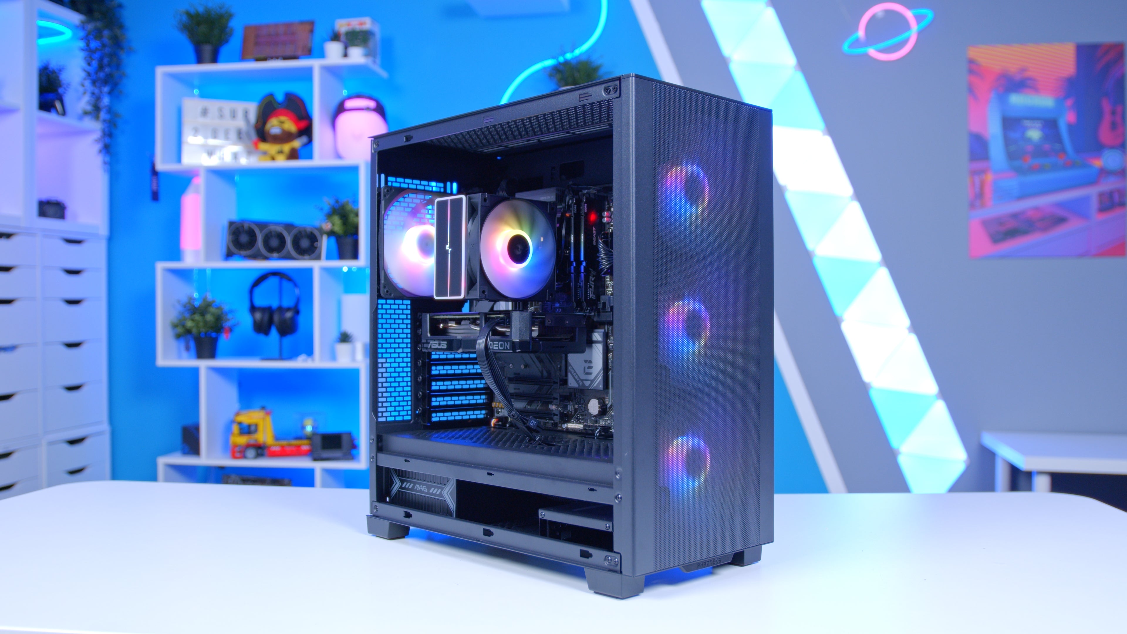 GeekaPC 'Arc' (Arc B580 / RTX 5060 / RX 9060 XT 16GB)