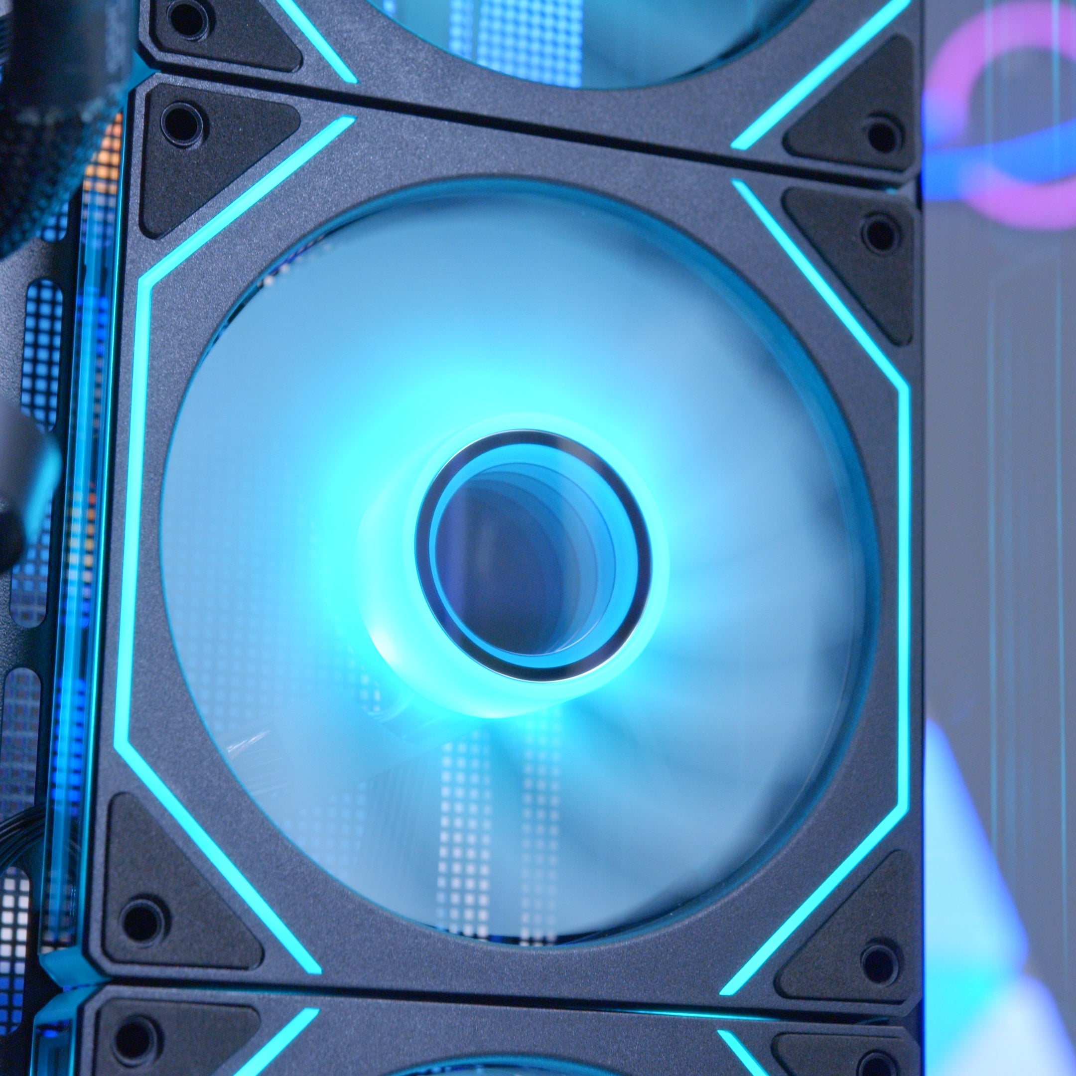 GeekaPC 'Prince' (RTX 5060 / RX 9060 XT 16GB)