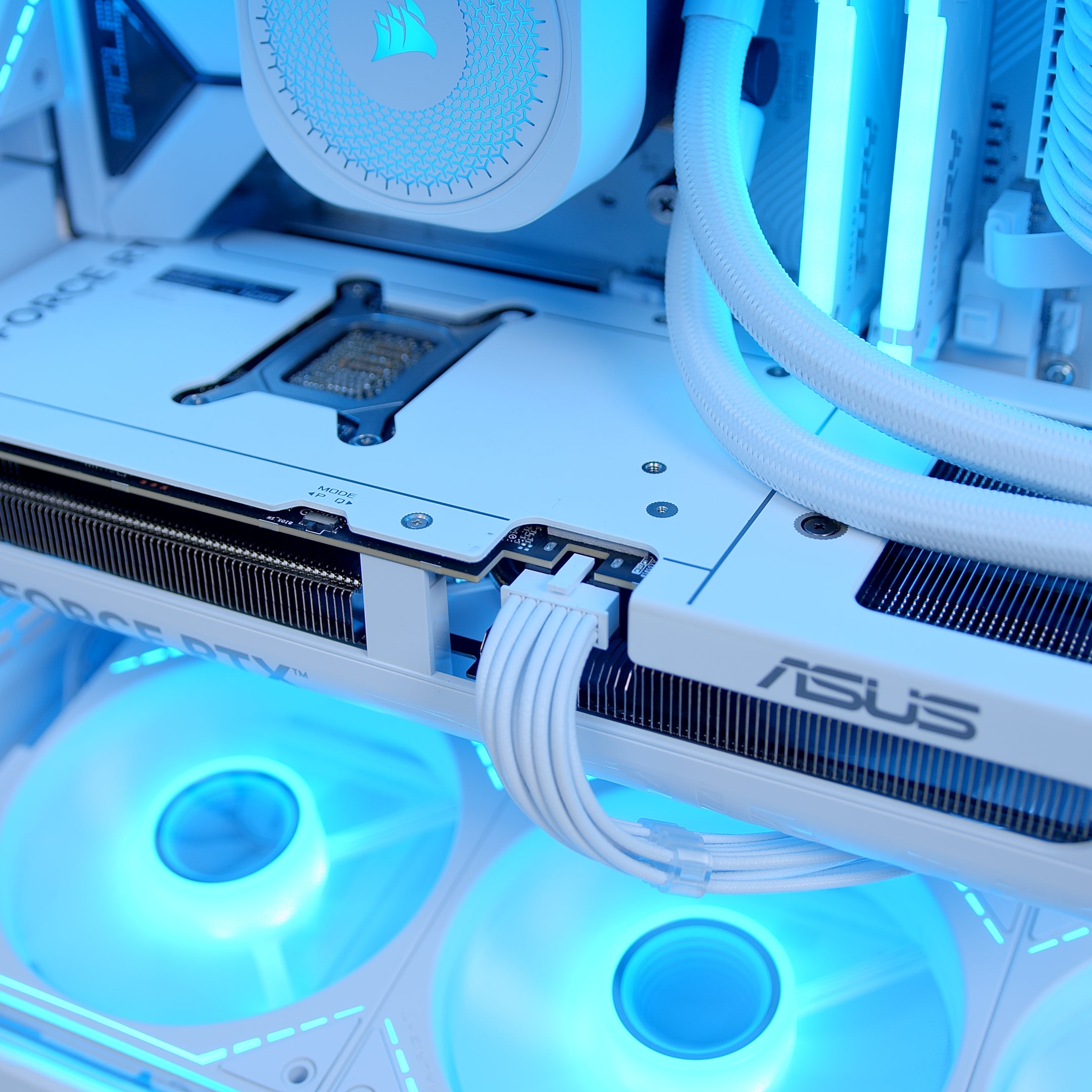 GeekaPC 'White Flux' Gaming PC
