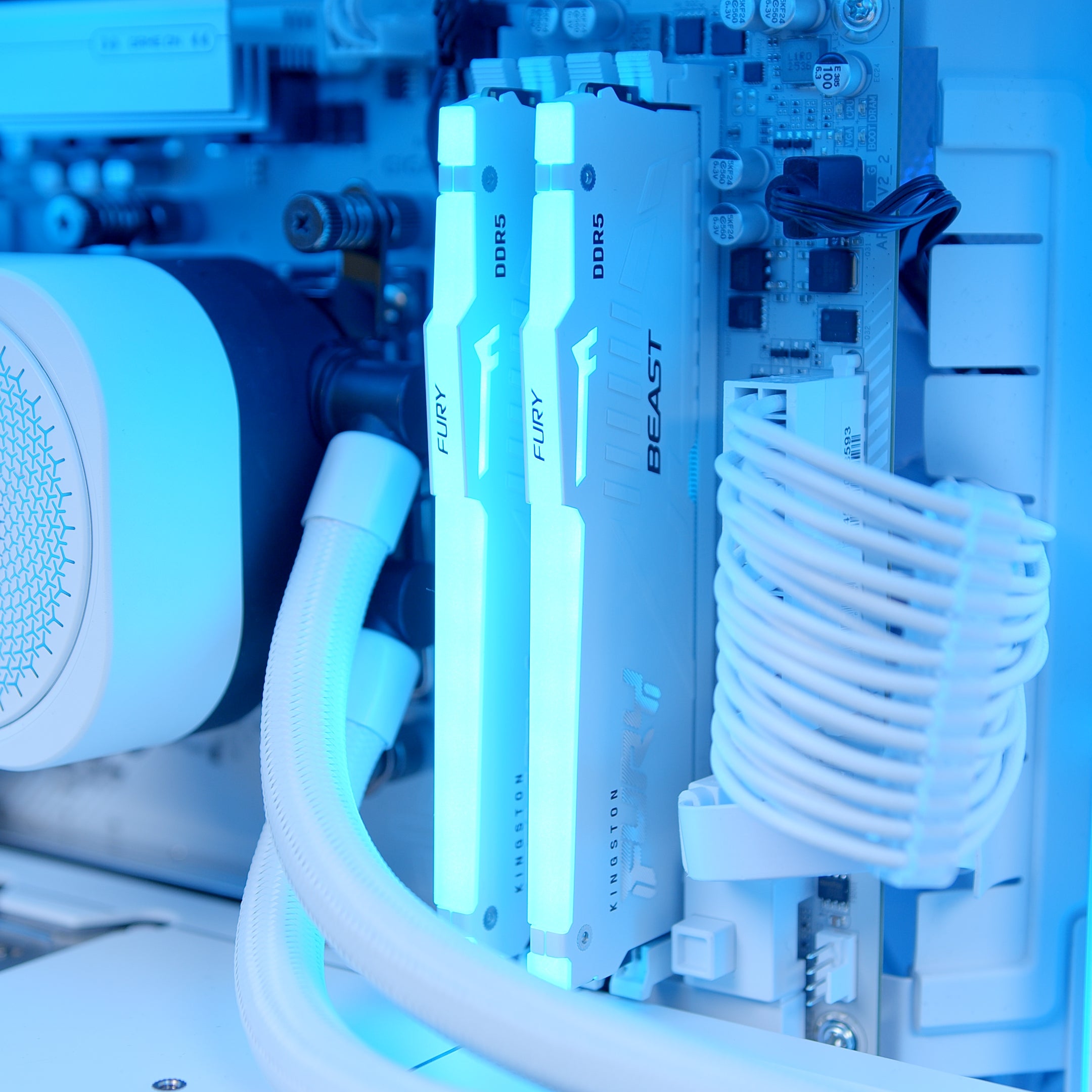 GeekaPC 'White Flux' Gaming PC