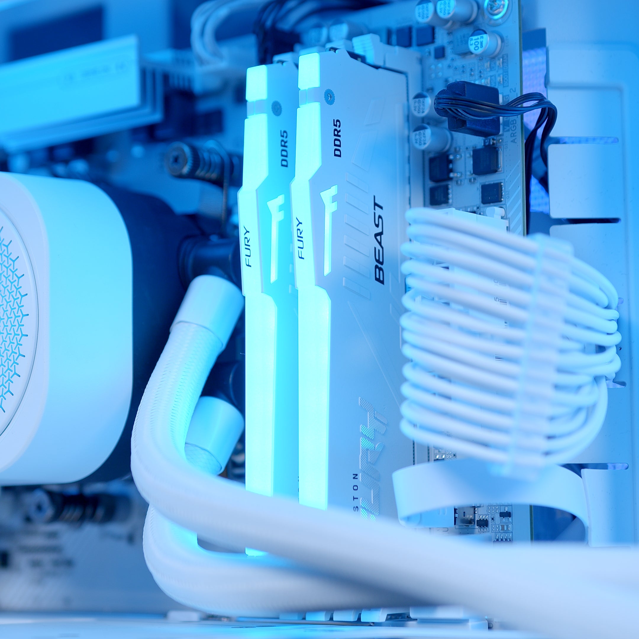 GeekaPC 'White Flux' Gaming PC