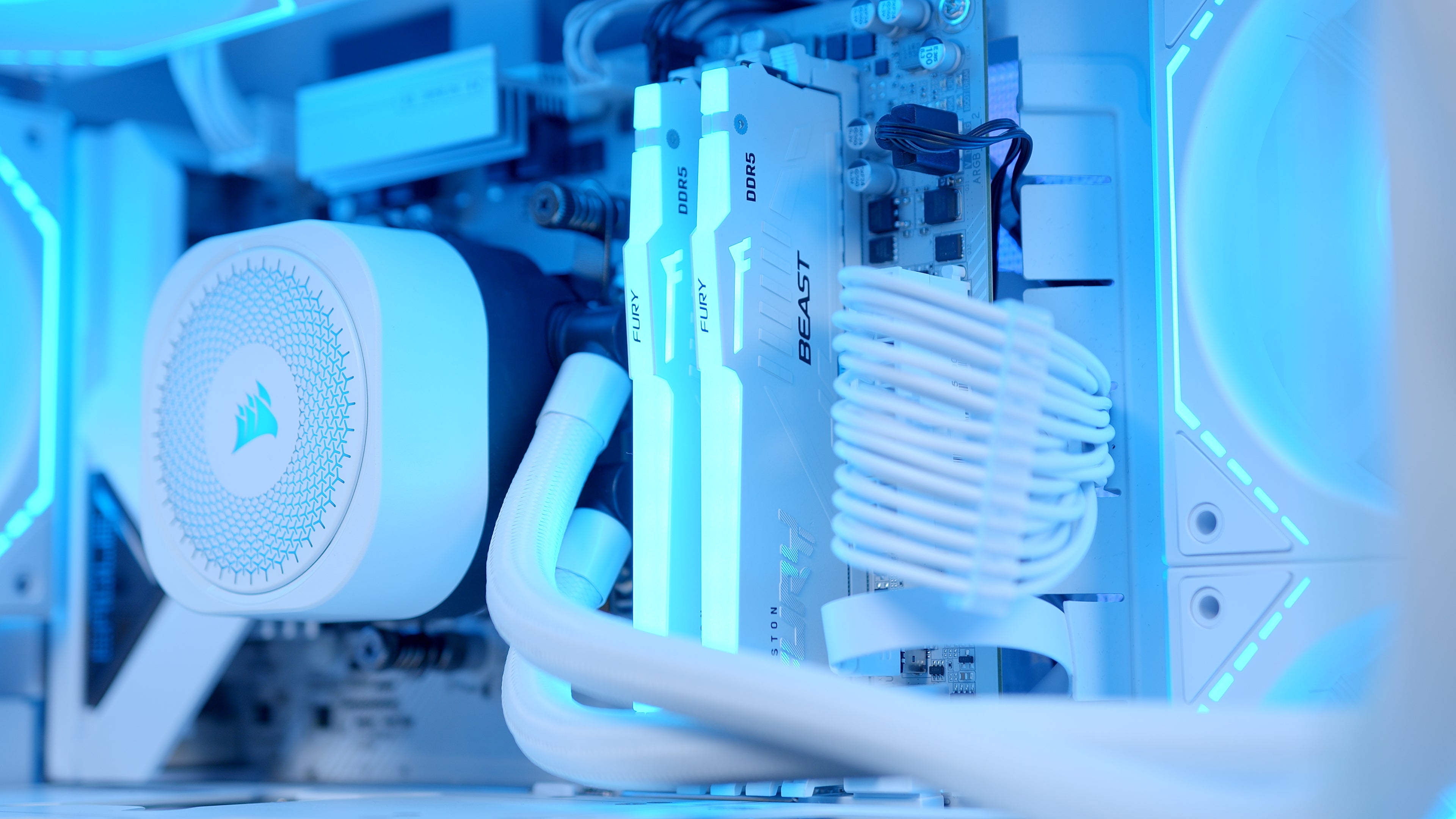 GeekaPC 'White Flux' Gaming PC